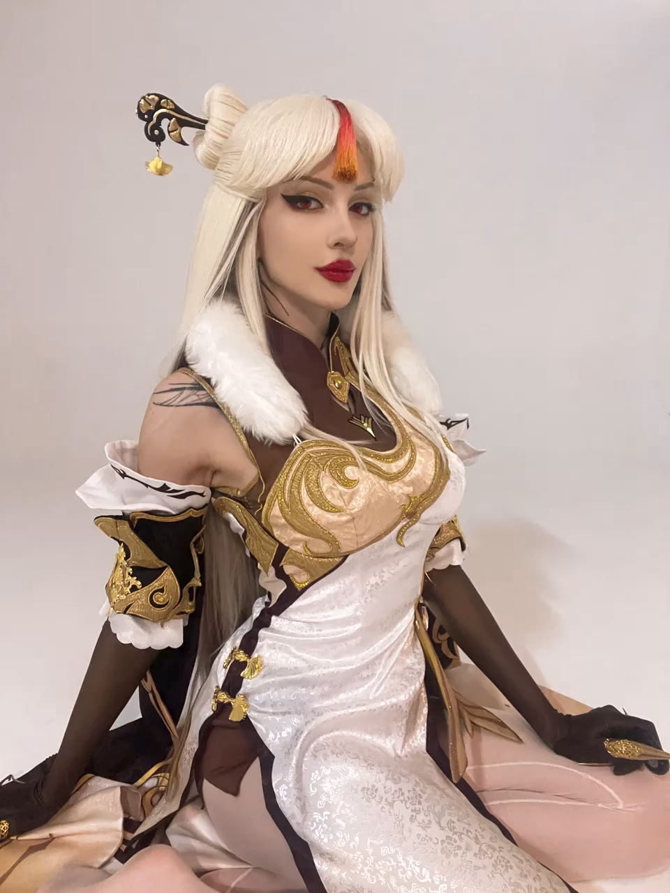Alin Ma as Ningguang — cosplay photo 24 of 27
