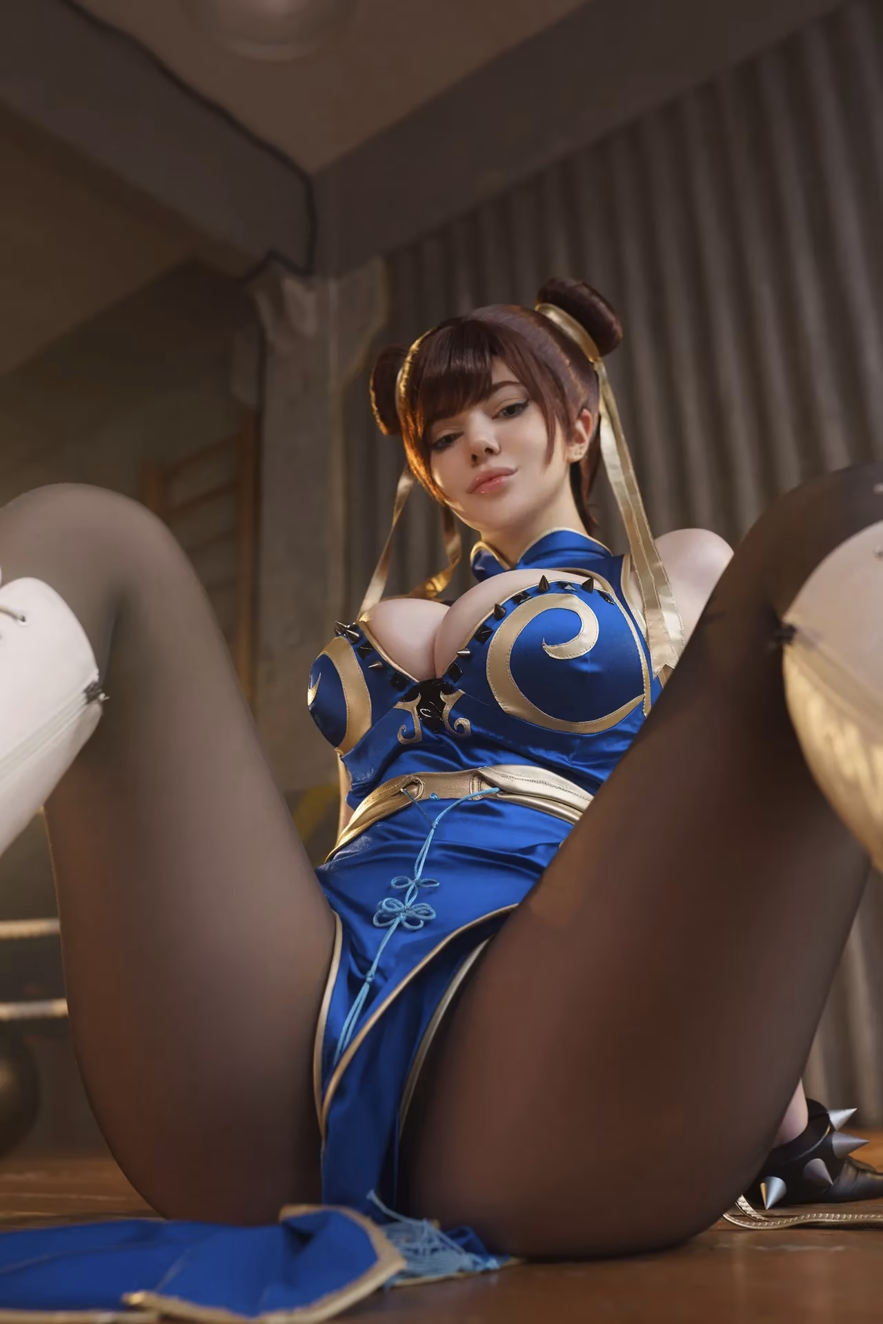 Alina Becker as Chun-Li — cosplay photo 12 of 43