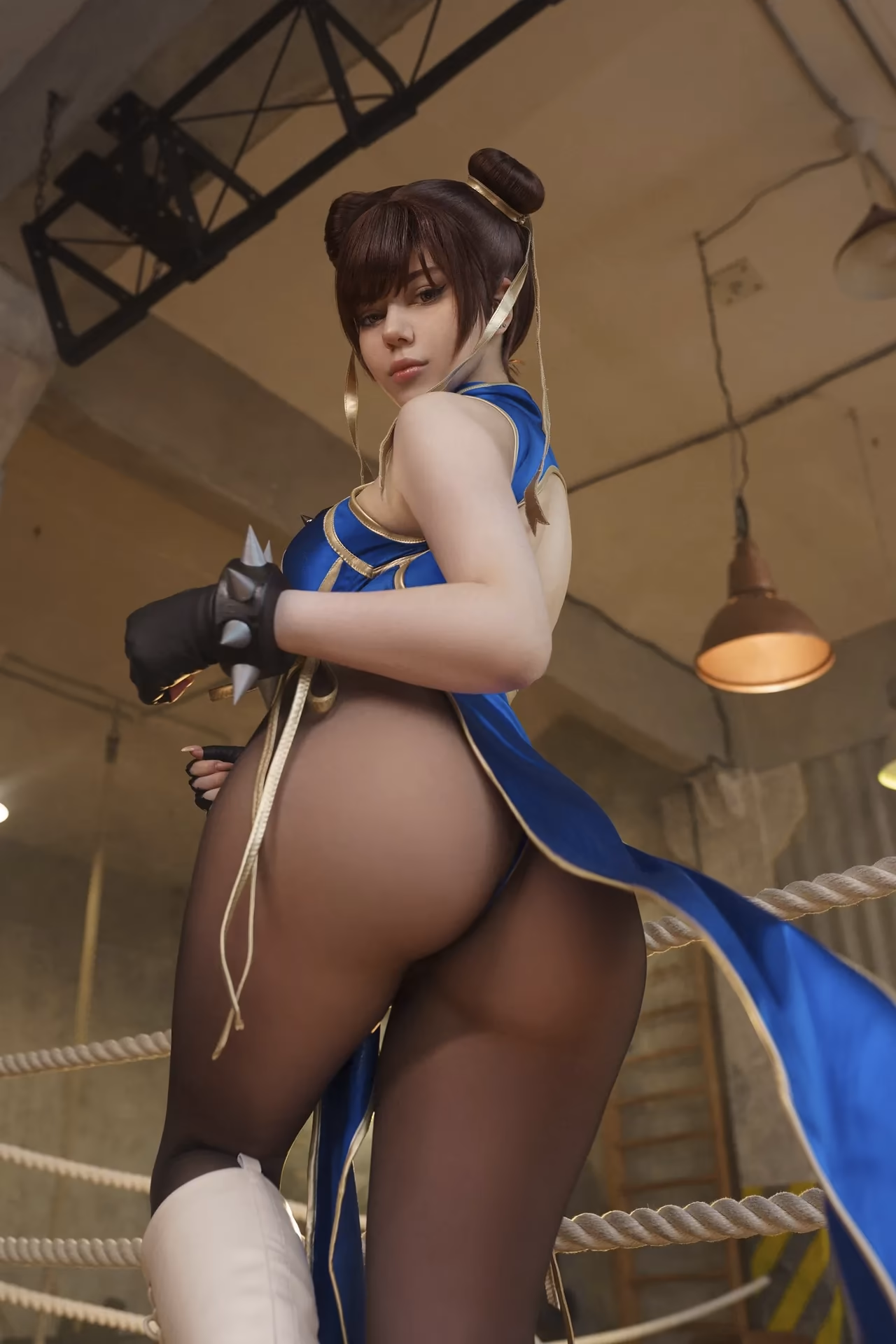 Alina Becker as Chun-Li — cosplay photo 2 of 43