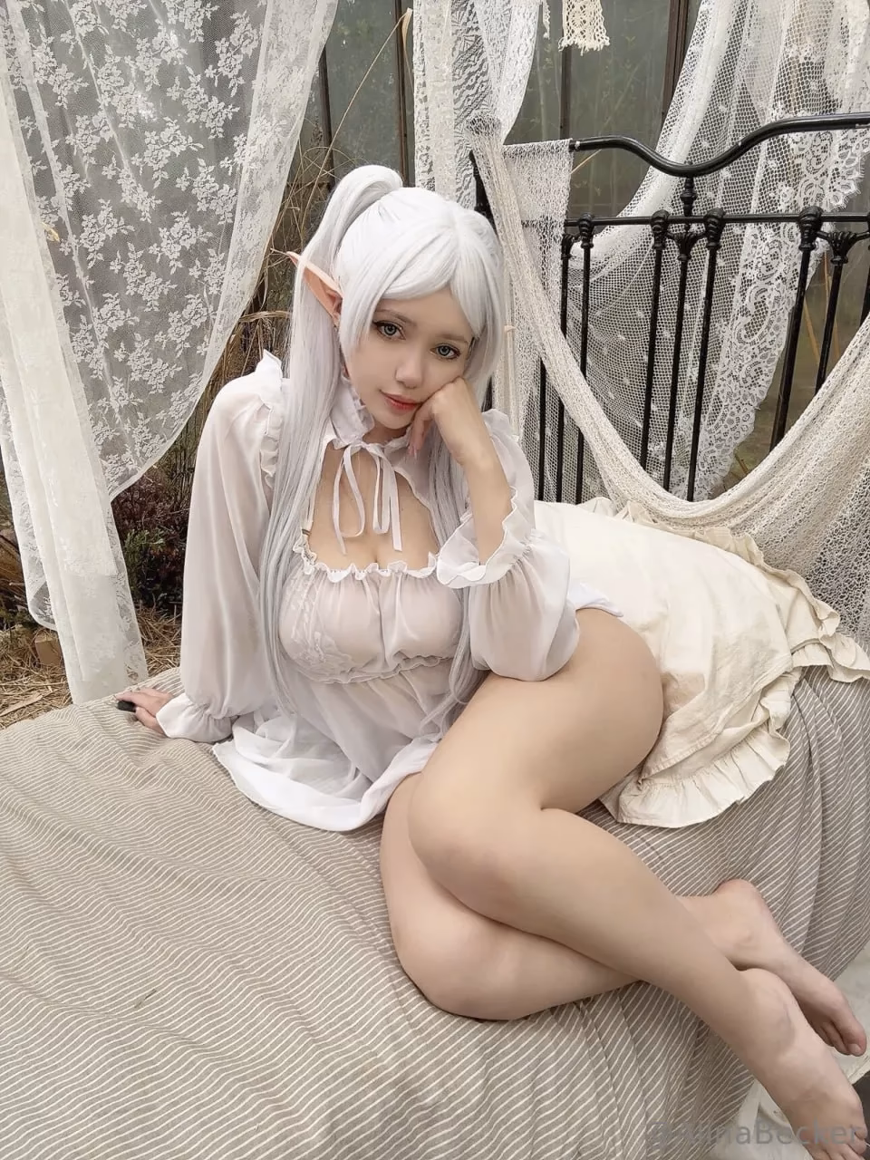 Alina Becker as Frieren — cosplay photo 12 of 50