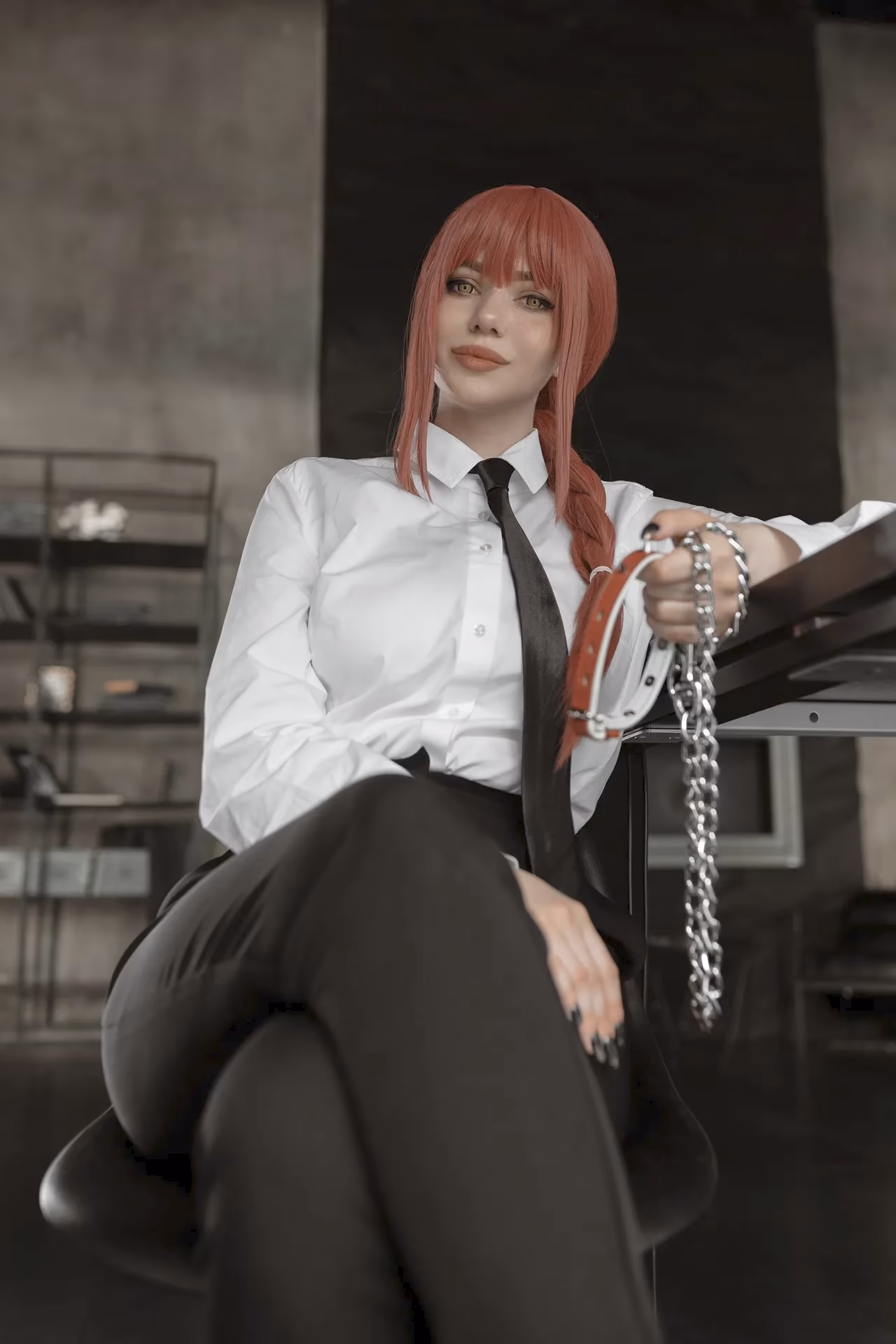Alina Becker as Makima — cosplay photo 14 of 48