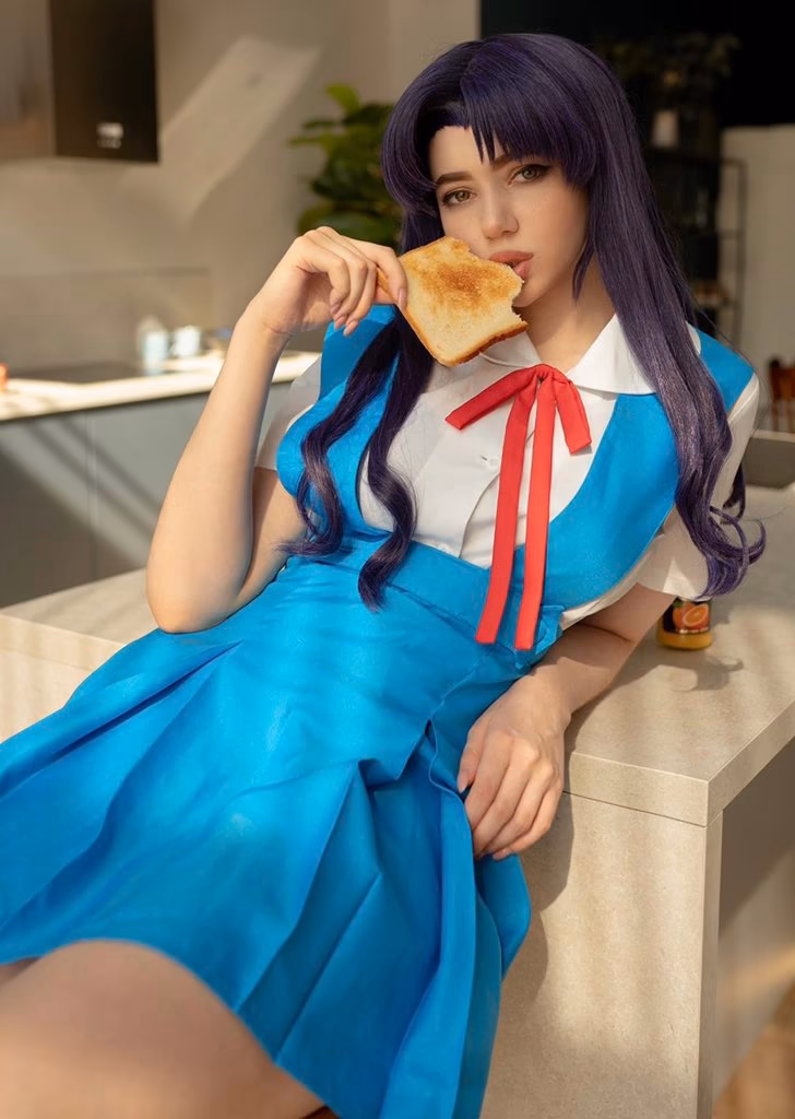 Alina Becker as Misato Katsuragi — cosplay photo 4 of 5