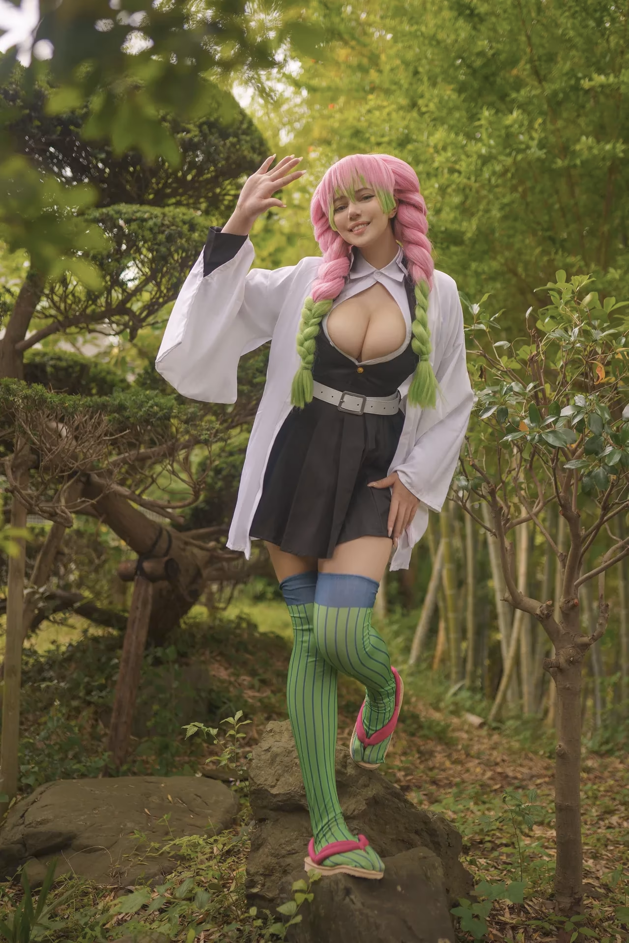 Alina Becker as Mitsuri Kanroji — cosplay photo 10 of 49