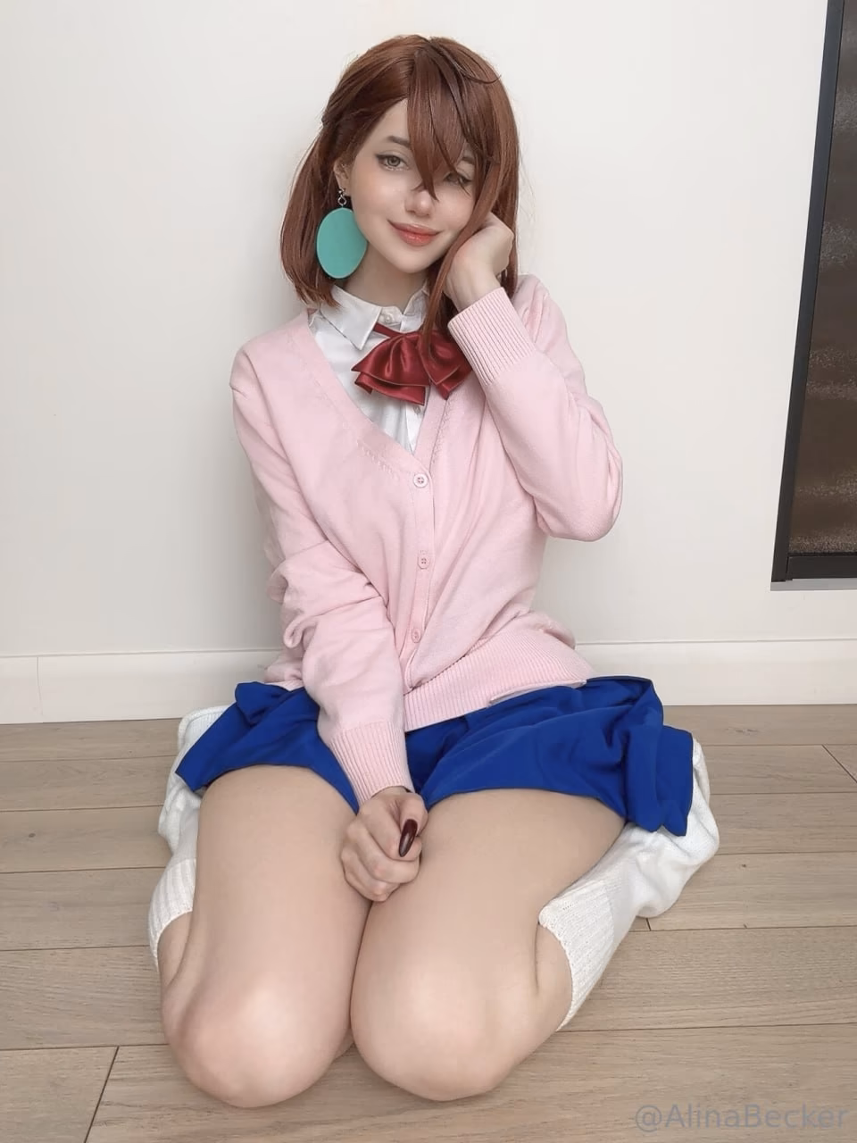 Alina Becker as Momo Ayase — cosplay photo 10 of 24