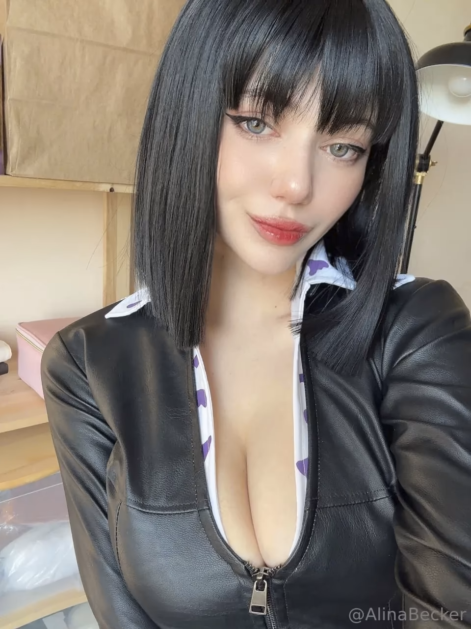 Alina Becker as Nico Robin — cosplay photo 23 of 31
