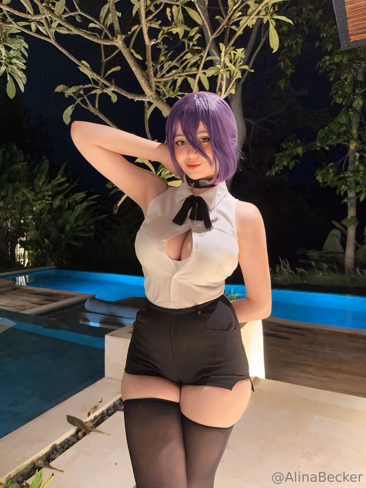 Alina Becker as Reze — cosplay photo 2 of 35