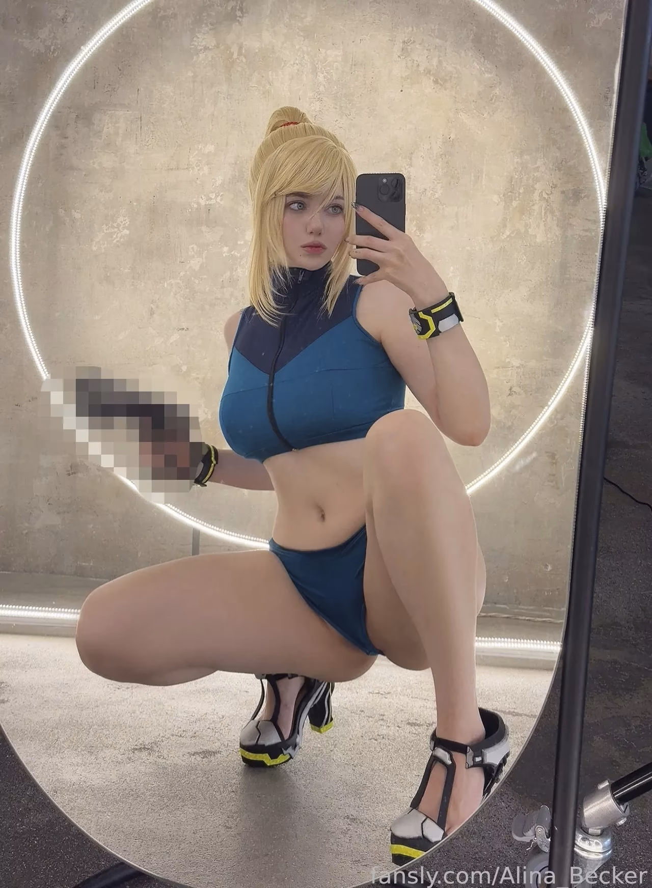 Alina Becker as Samus Aran — cosplay photo 2 of 17