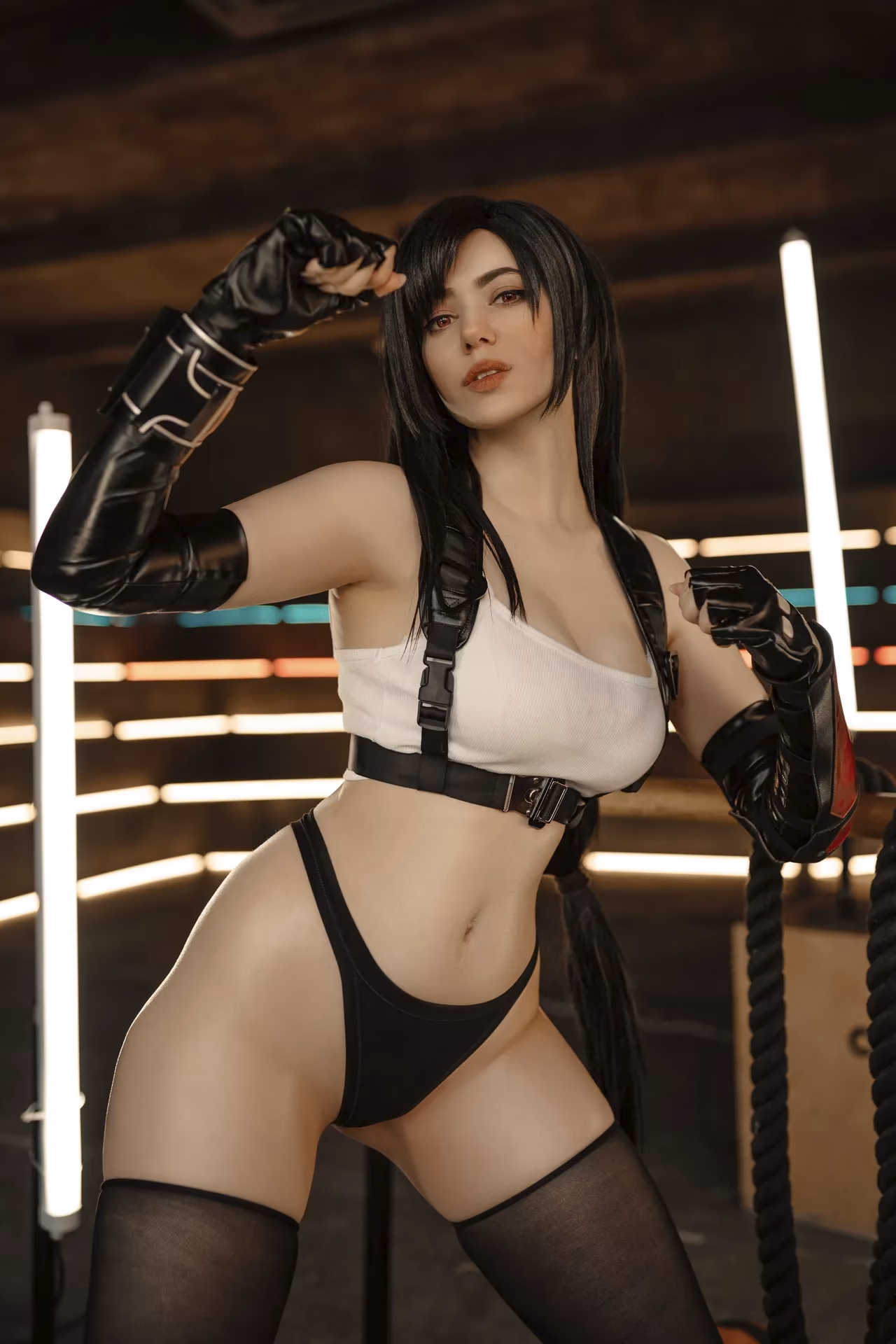 Alina Becker as Tifa Lockhart — cosplay photo 14 of 101