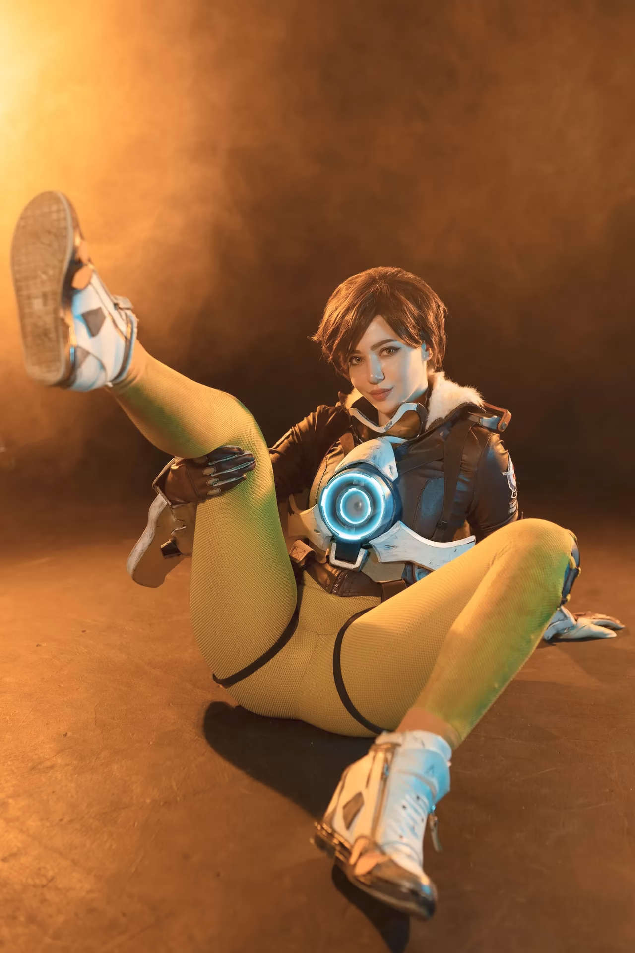 Alina Becker as Tracer — cosplay photo 13 of 31