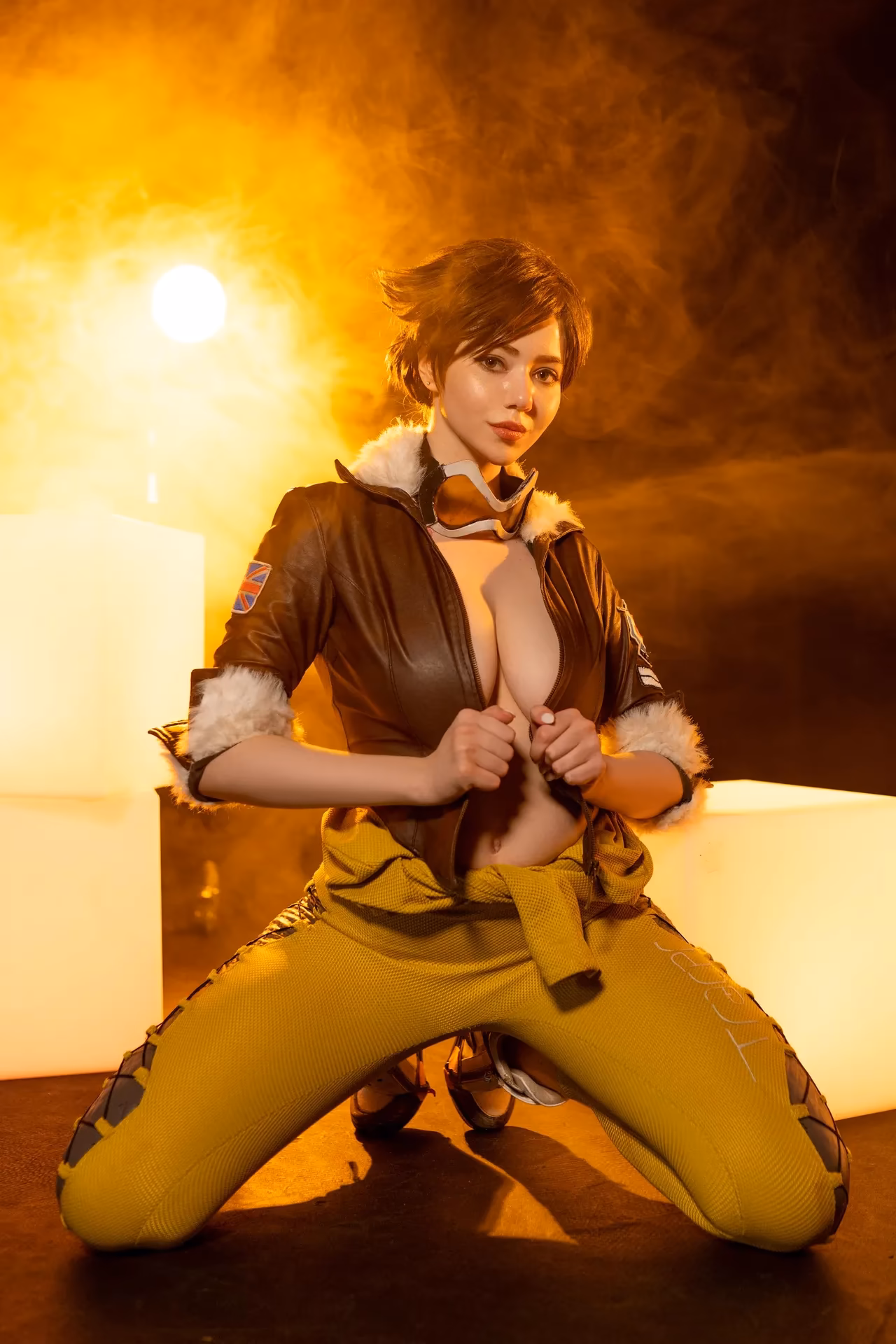 Alina Becker as Tracer — cosplay photo 15 of 31