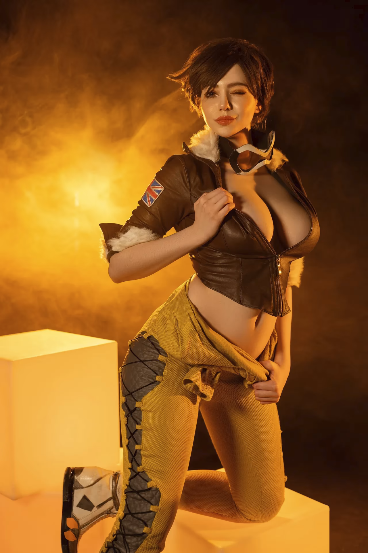 Alina Becker as Tracer — cosplay photo 24 of 31