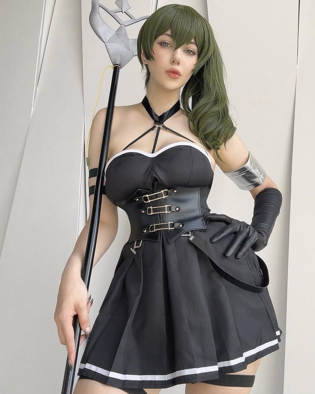 Alina Becker as Ubel — cosplay photo 2 of 26