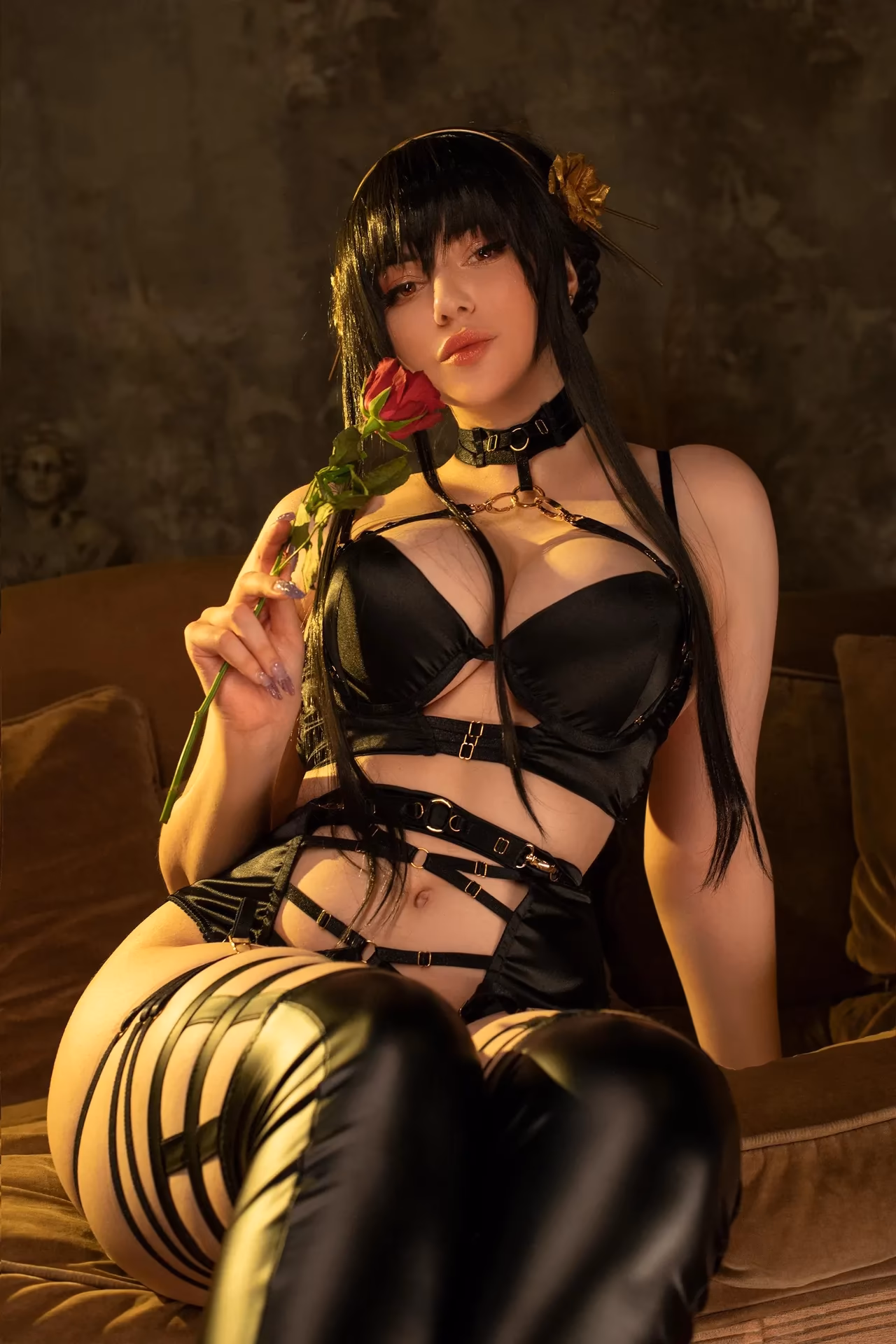Alina Becker as Yor Forger — cosplay photo 13 of 22