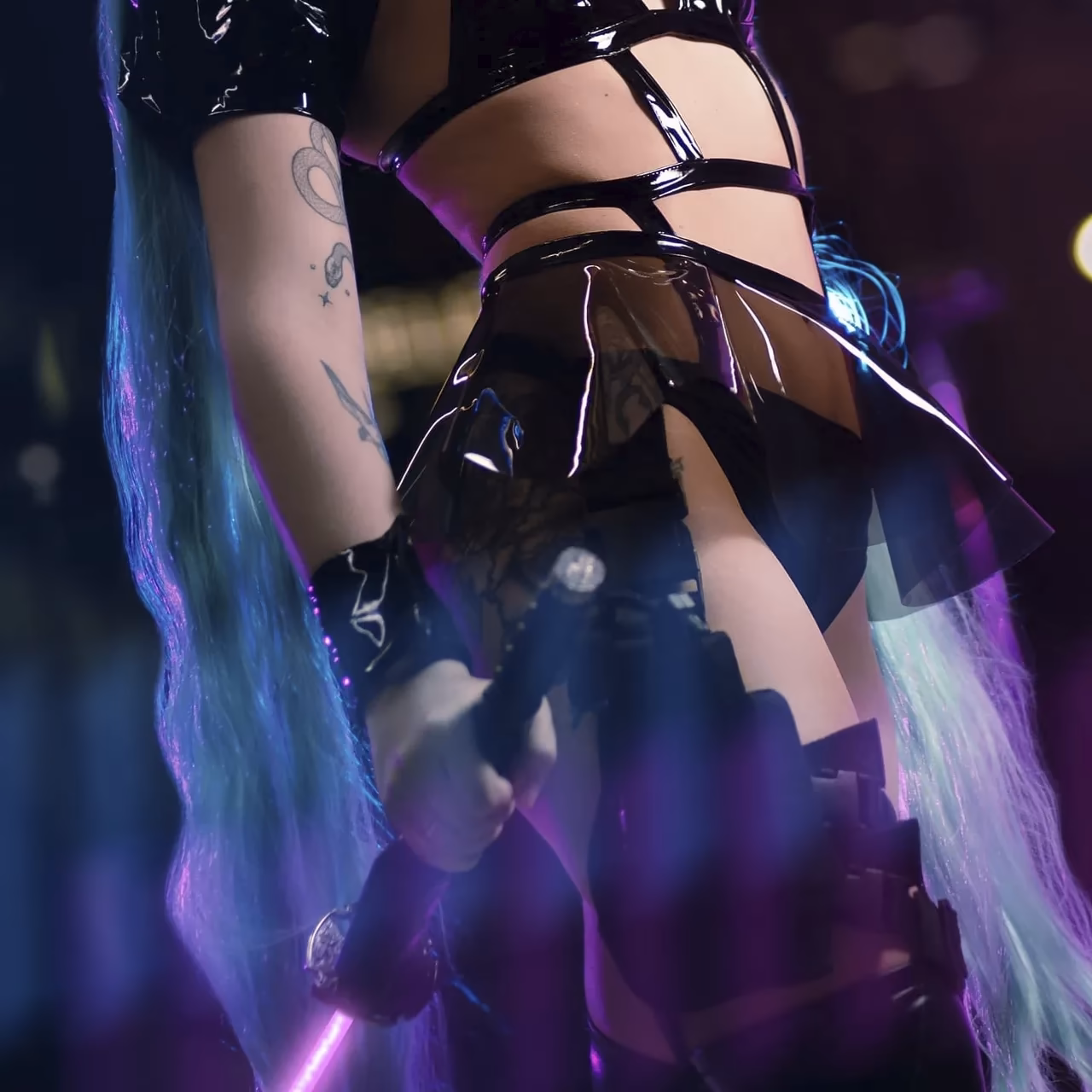 Alis Yume as Hatsune Miku — cosplay photo 10 of 31