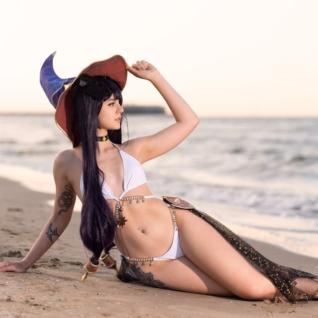 Alis Yume as Mona Megistus — cosplay photo 10 of 20