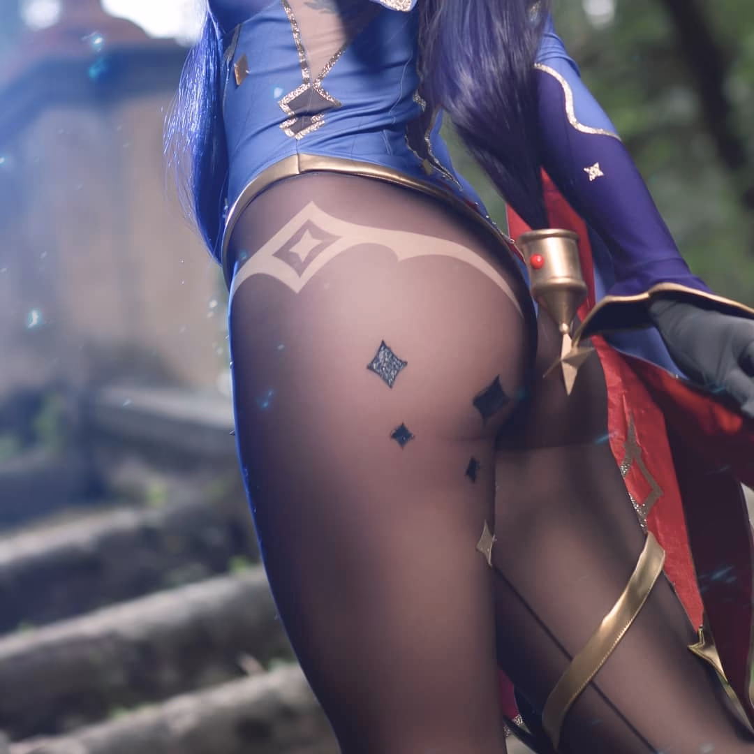 Alis Yume as Mona Megistus — cosplay photo 5 of 79