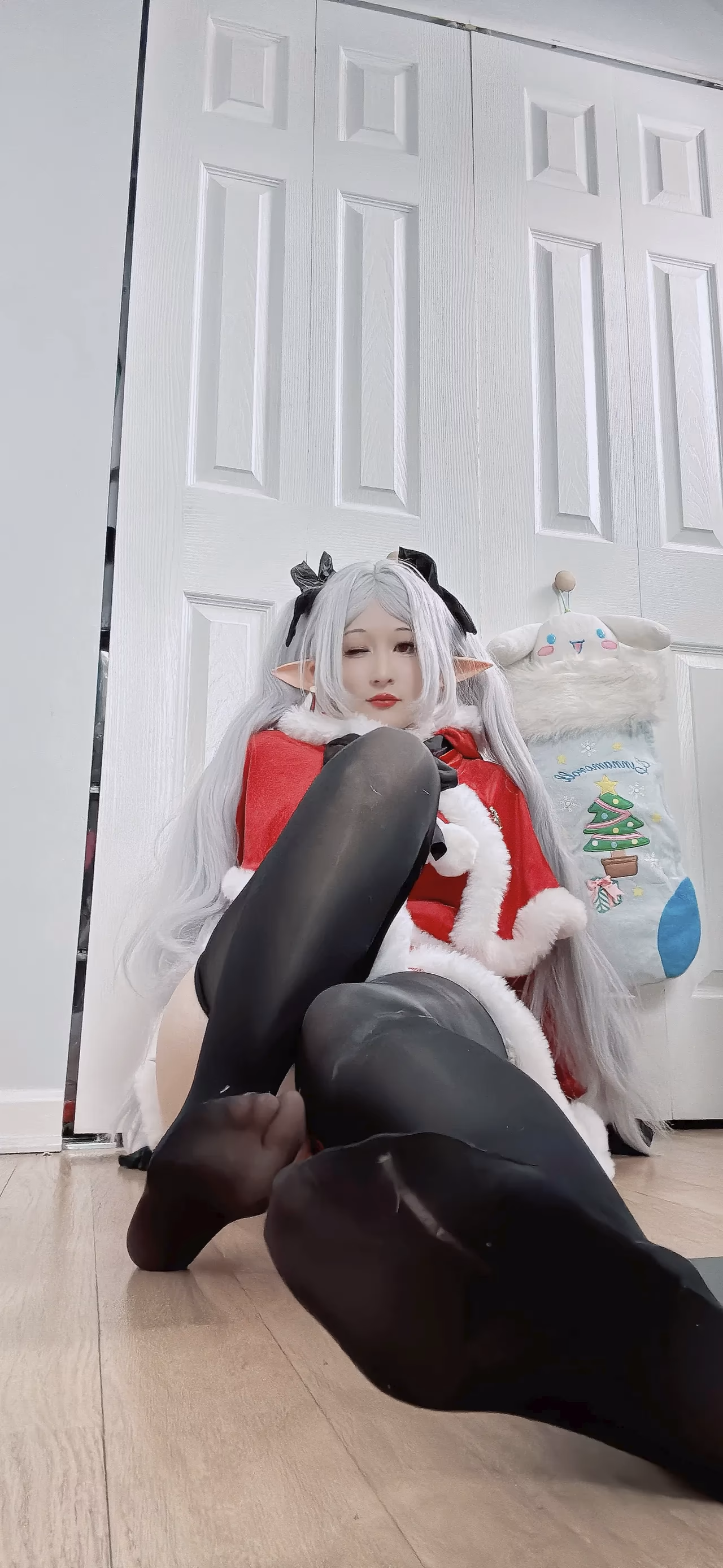 Alliechuu as Frieren — cosplay photo 12 of 25