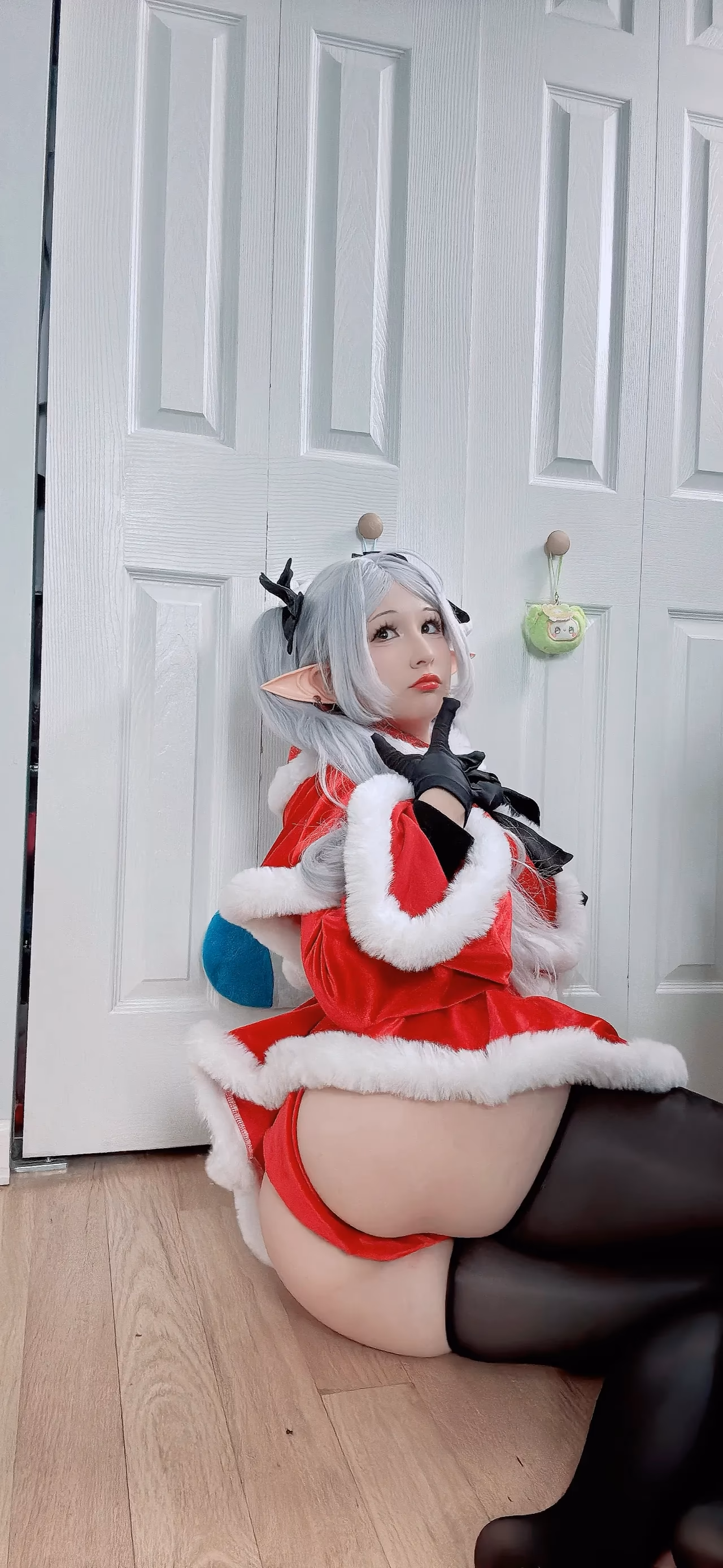 Alliechuu as Frieren — cosplay photo 2 of 25