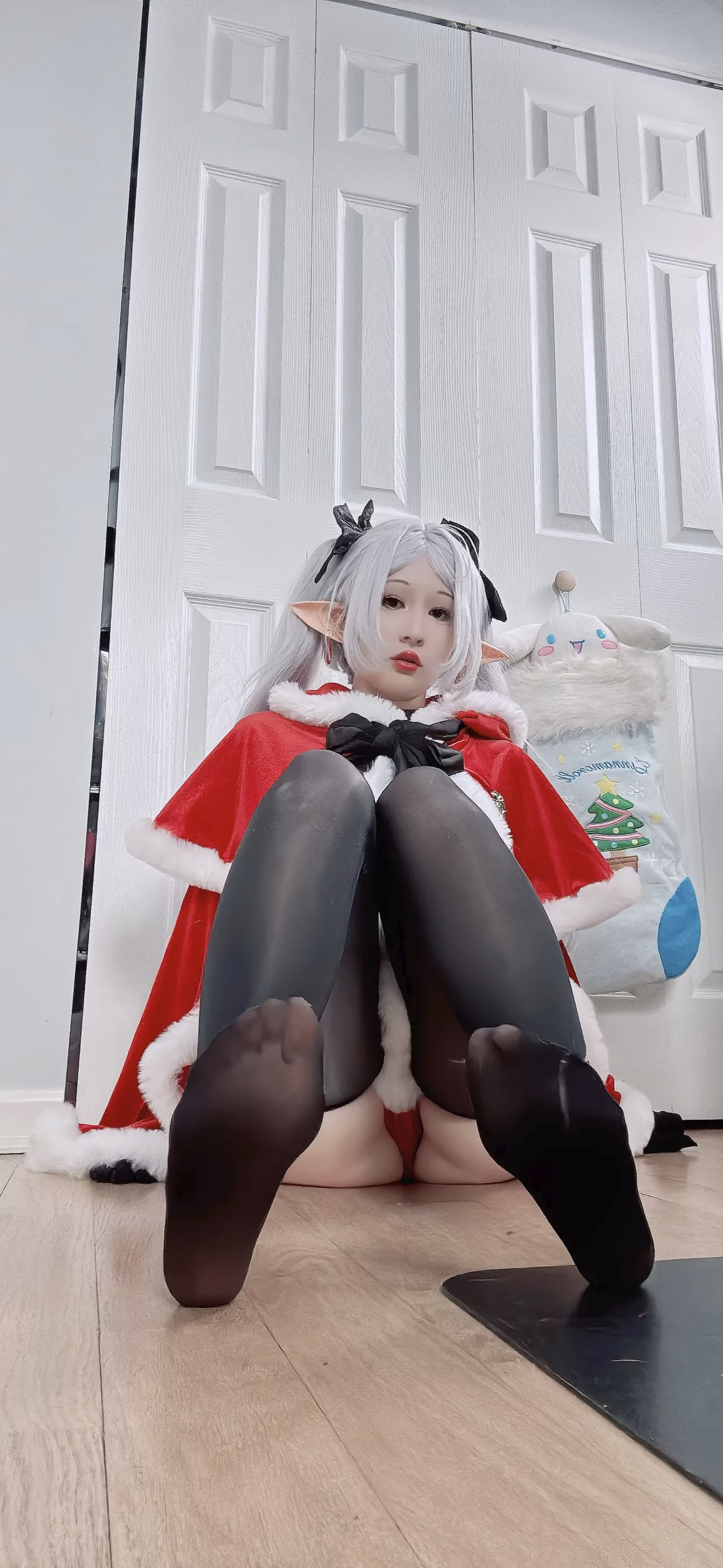 Alliechuu as Frieren — cosplay photo 9 of 25