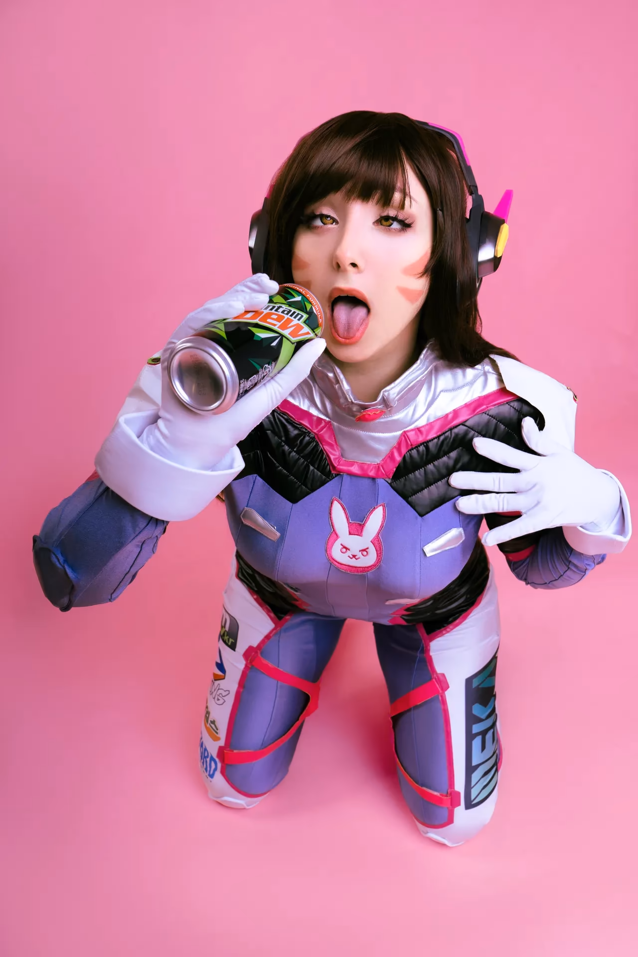 Aluctoria as D.Va — cosplay photo 13 of 34