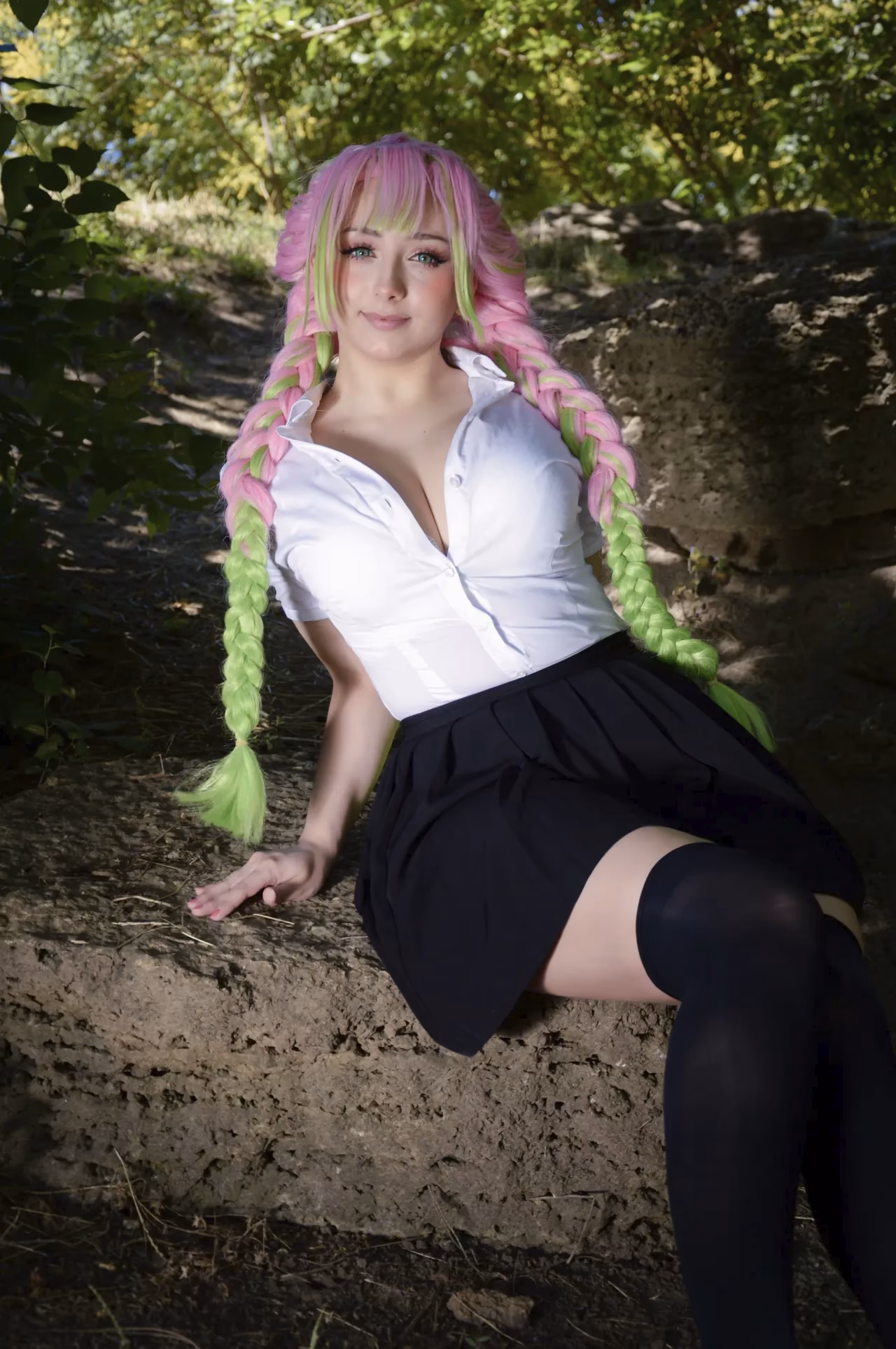 Aluctoria as Mitsuri Kanroji — cosplay photo 8 of 49