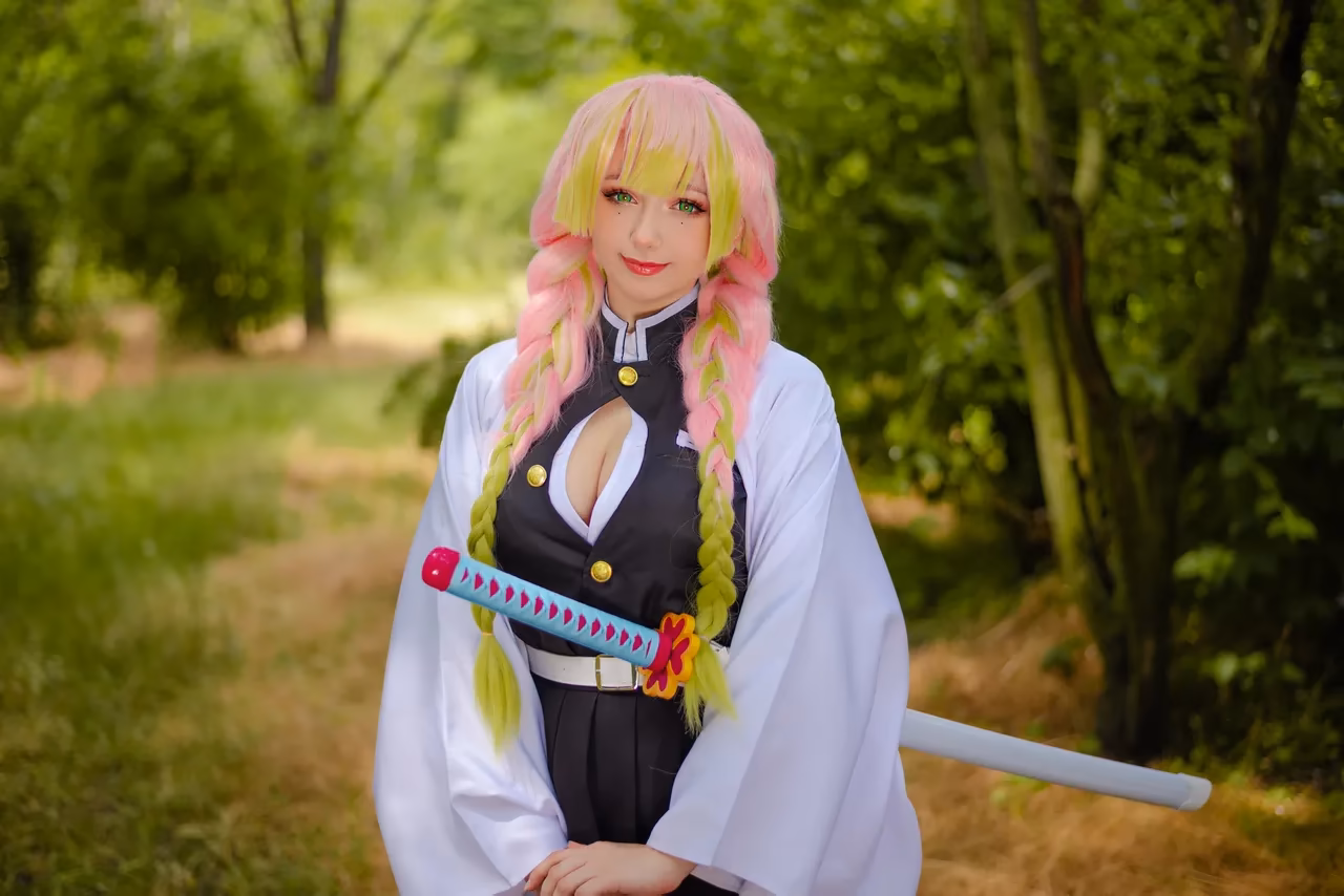 Aluctoria as Mitsuri Kanroji — cosplay photo 2 of 68