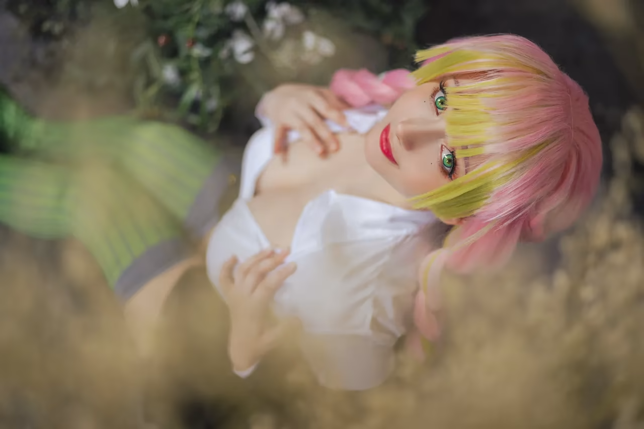 Aluctoria as Mitsuri Kanroji — cosplay photo 8 of 68