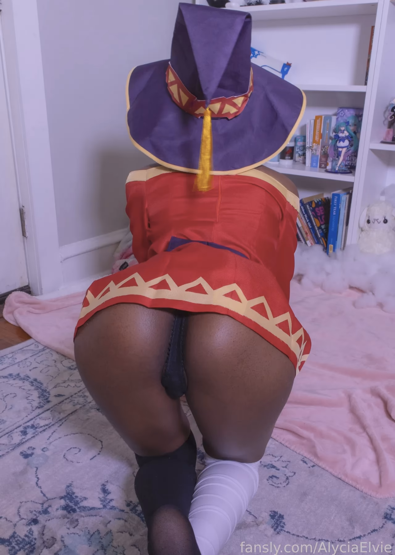 Alycia Elvie as Megumin — cosplay photo 18 of 101