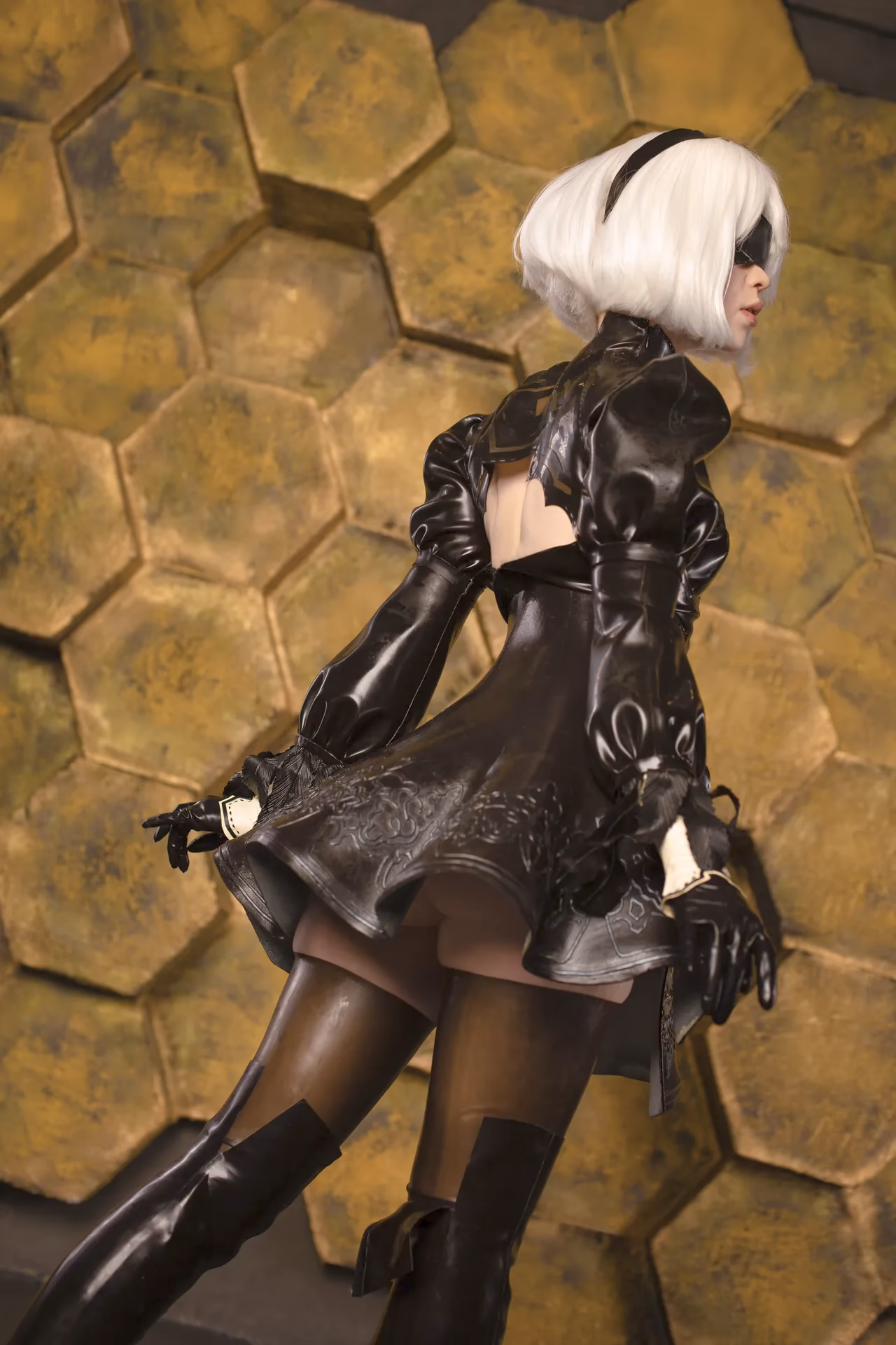 Ami Chan as 2B — cosplay photo 2 of 141