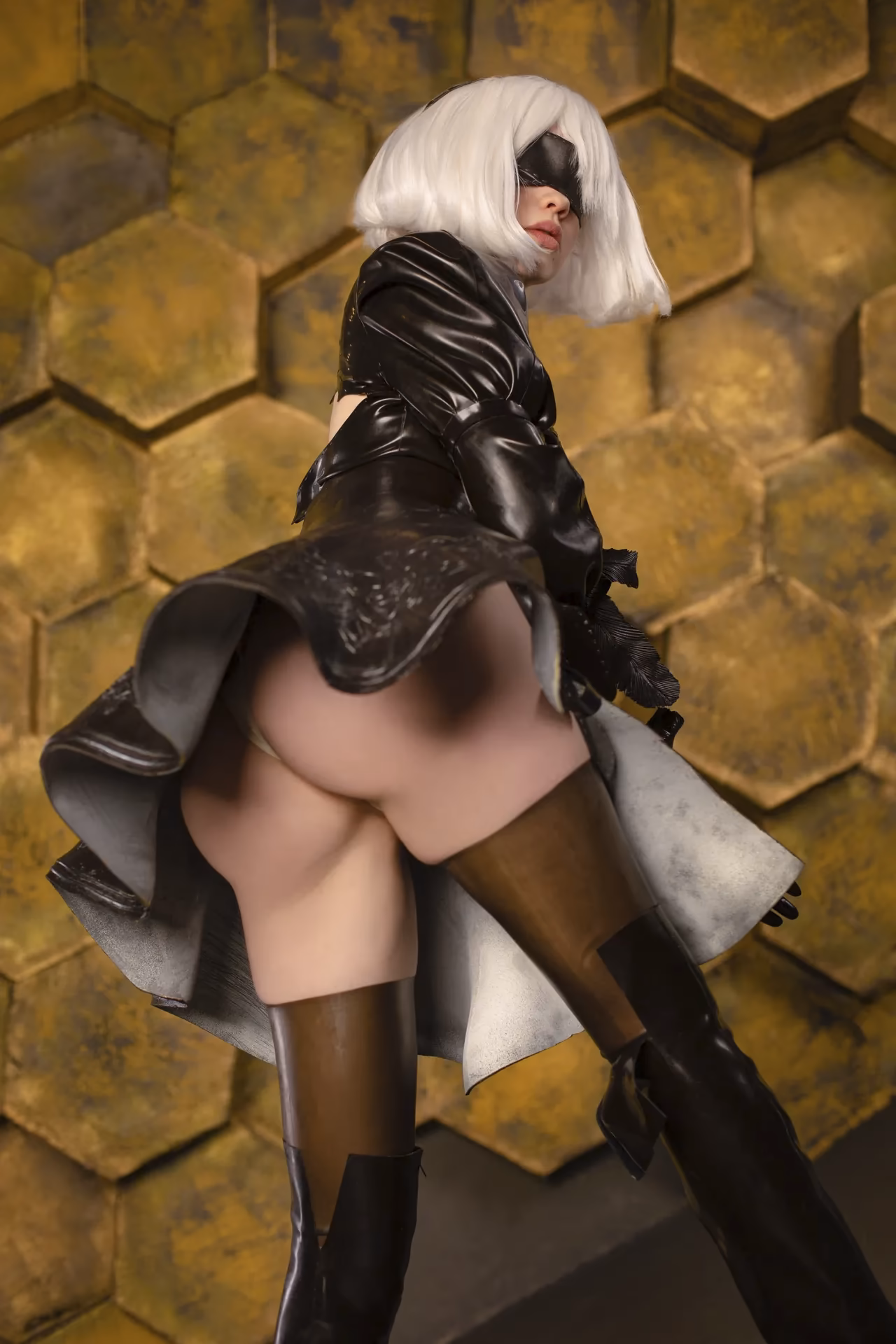 Ami Chan as 2B — cosplay photo 4 of 141