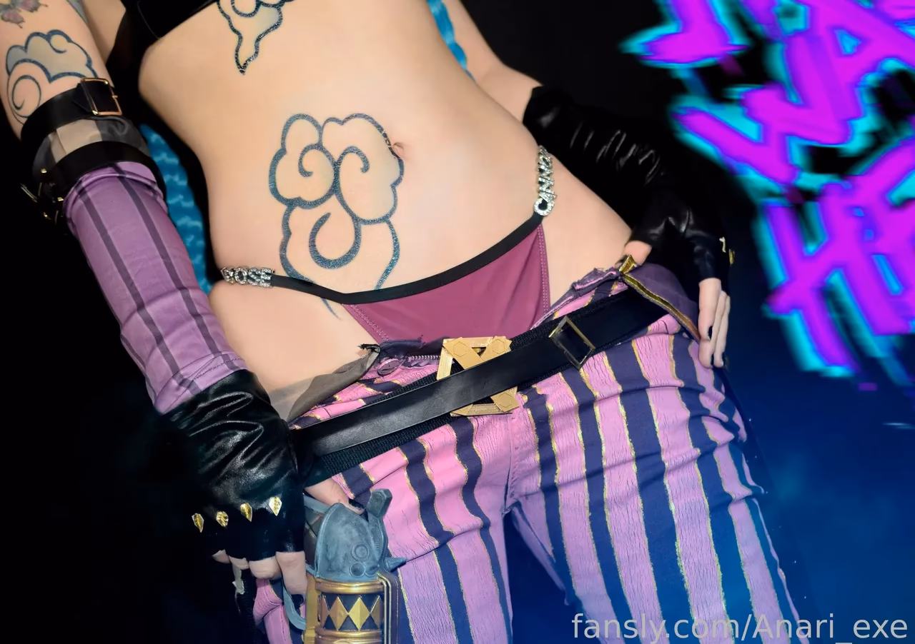 Anari.exe as Jinx — cosplay photo 5 of 14