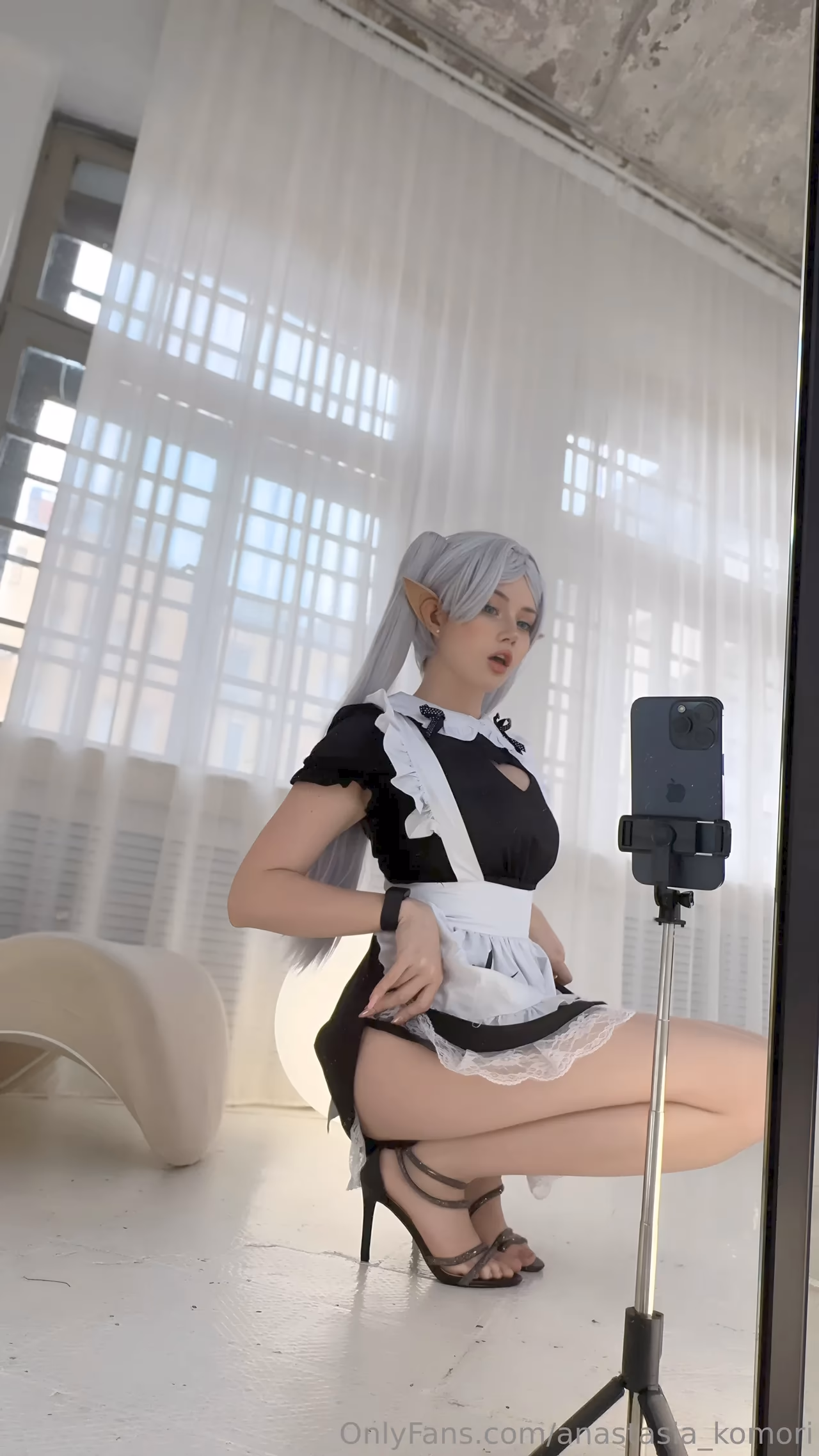 Anastasia Komori as Frieren — cosplay photo 19 of 74