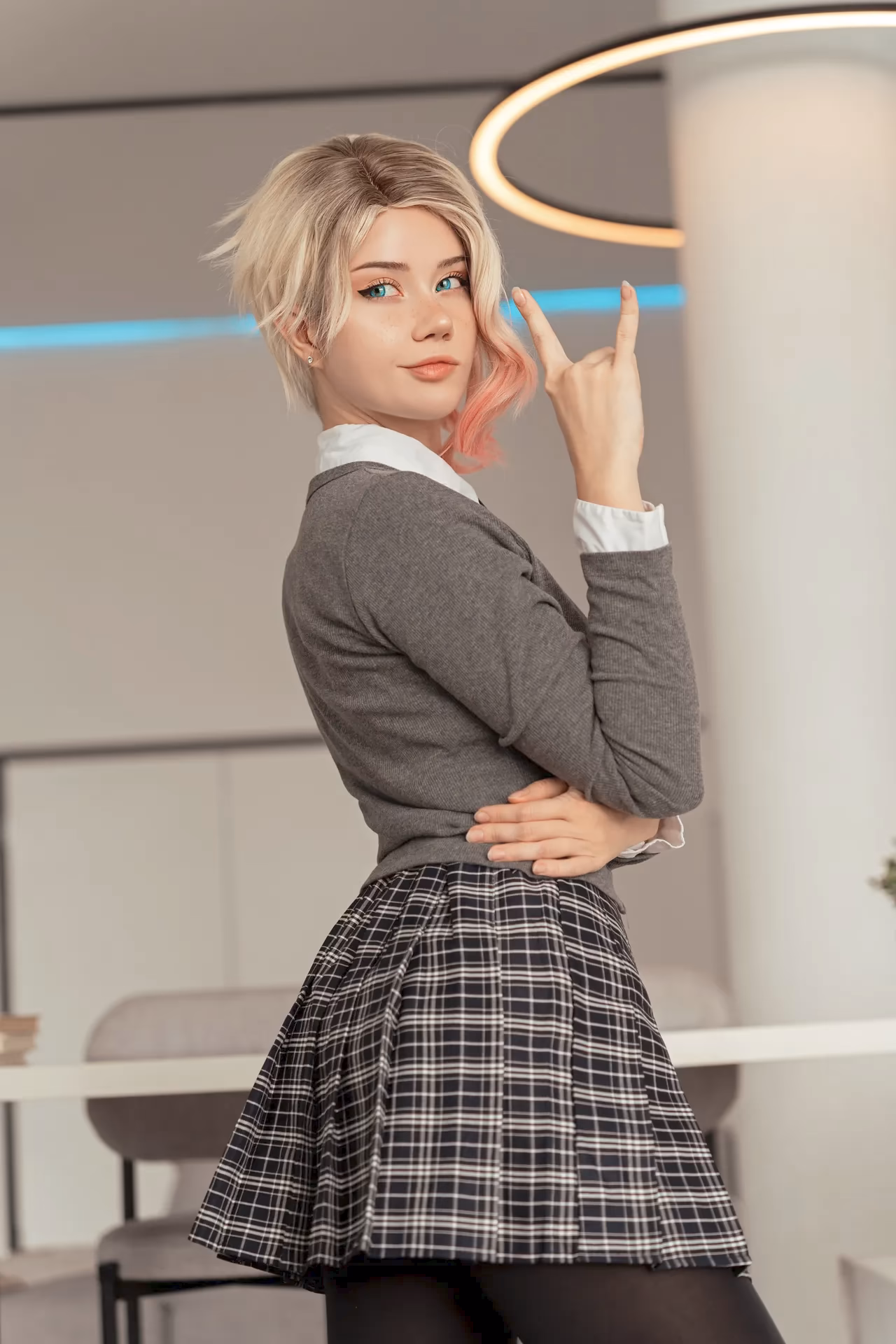 Anastasia Komori as Gwen Stacy — cosplay photo 12 of 54