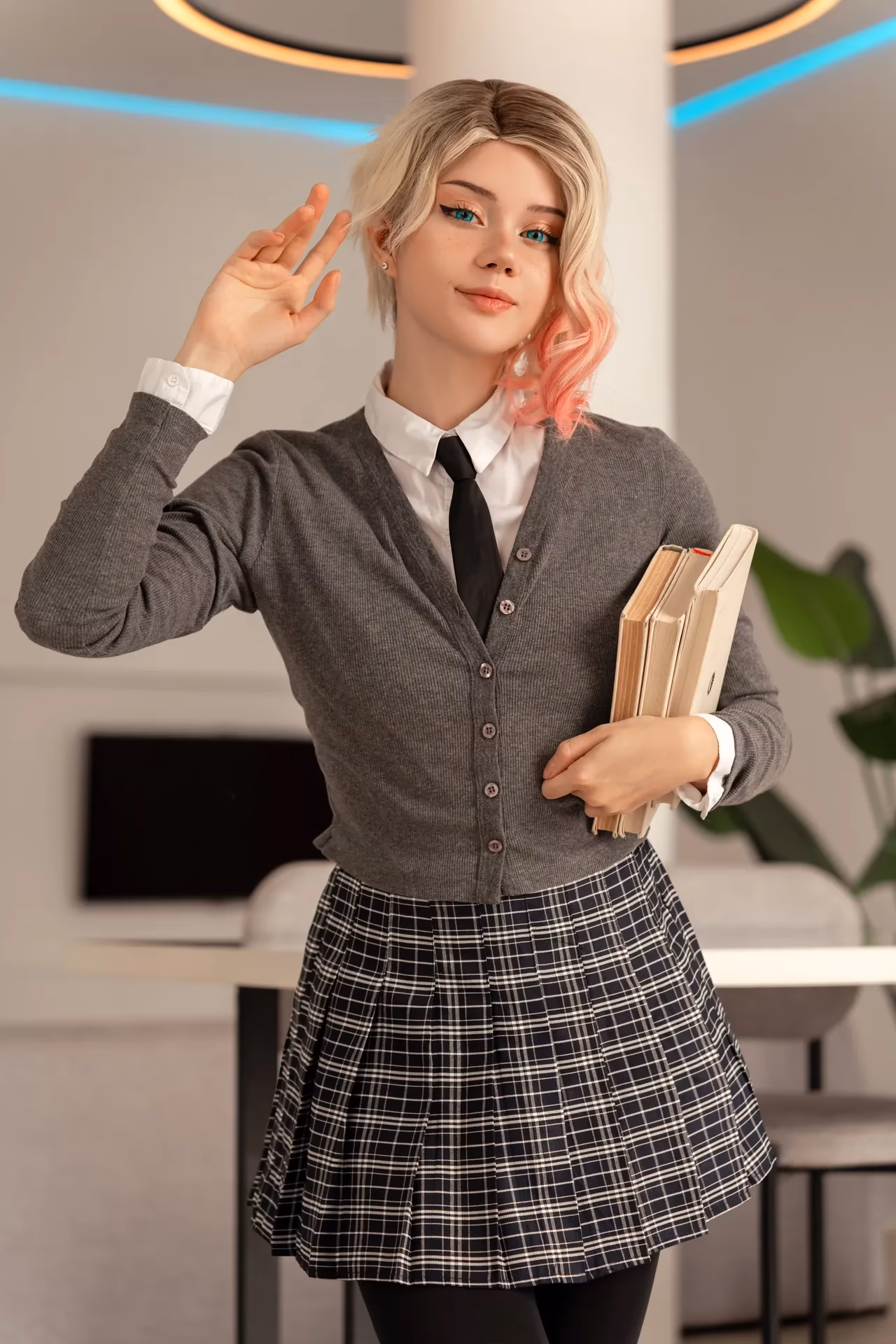 Anastasia Komori as Gwen Stacy — cosplay photo 8 of 54