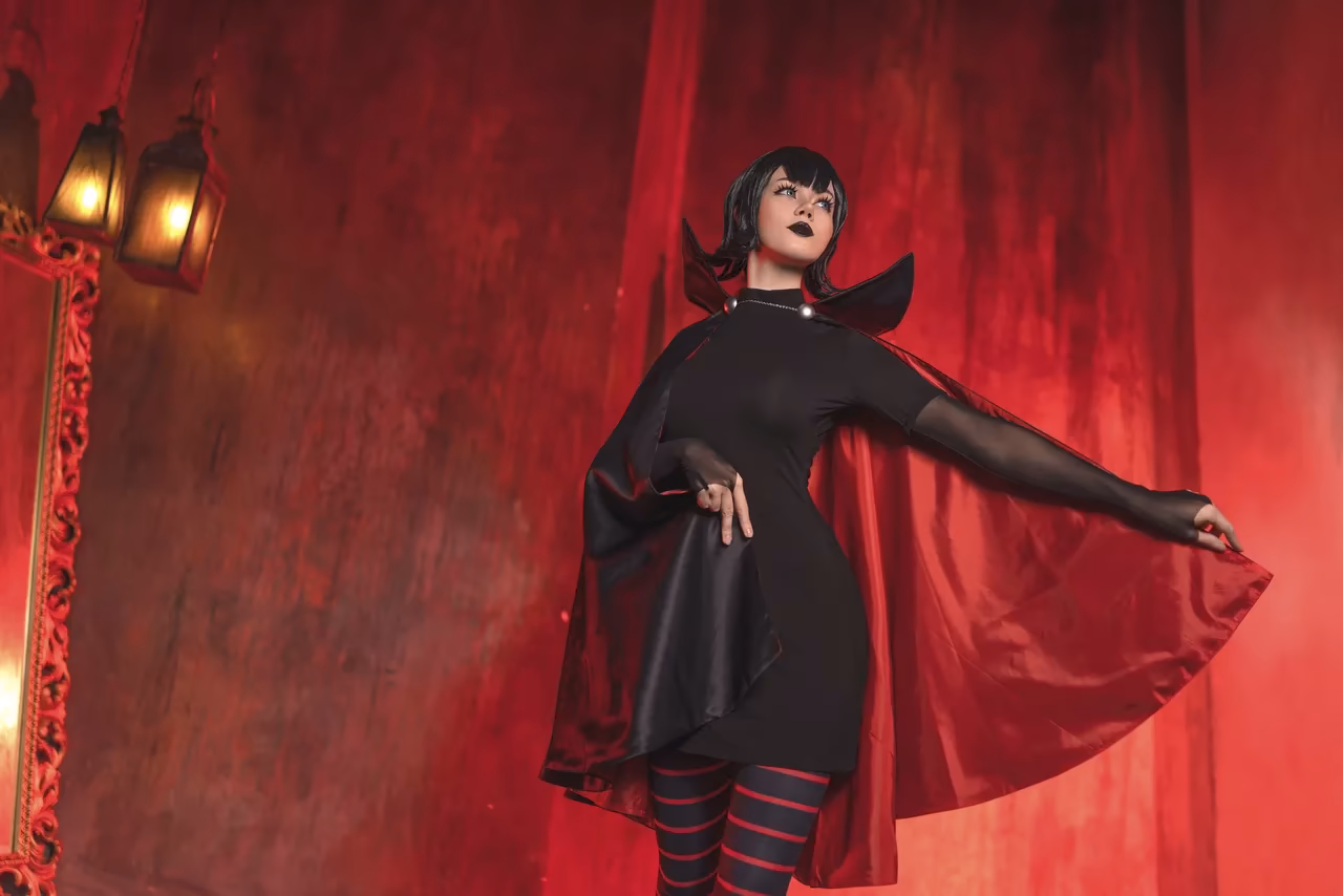 Anastasia Komori as Mavis Dracula — cosplay photo 12 of 30