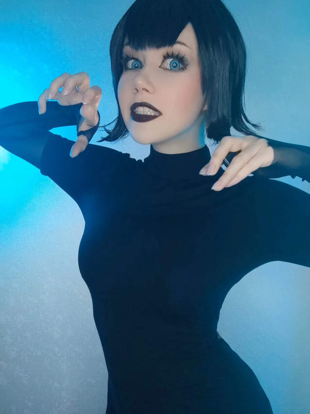 Anastasia Komori as Mavis Dracula — cosplay photo 23 of 30