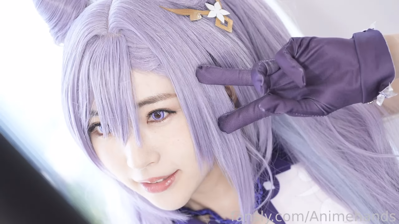 Animehands as Keqing — cosplay photo 7 of 10