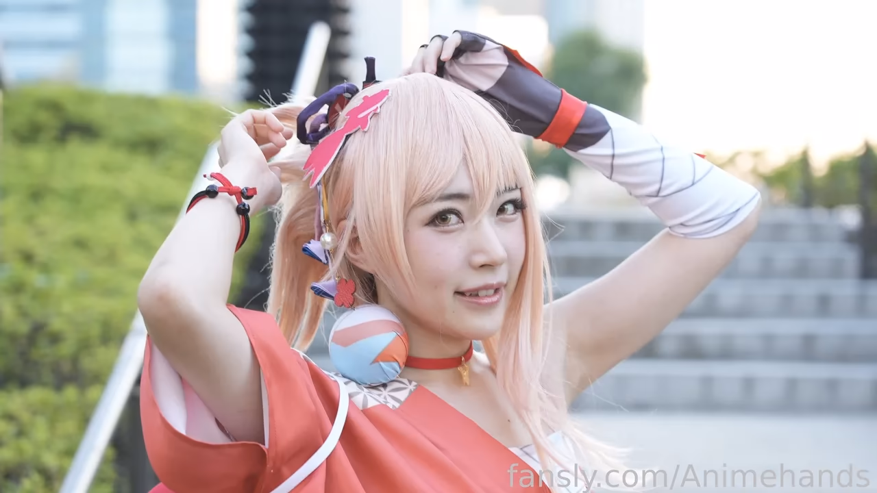 Animehands as Yoimiya — cosplay photo 3 of 10