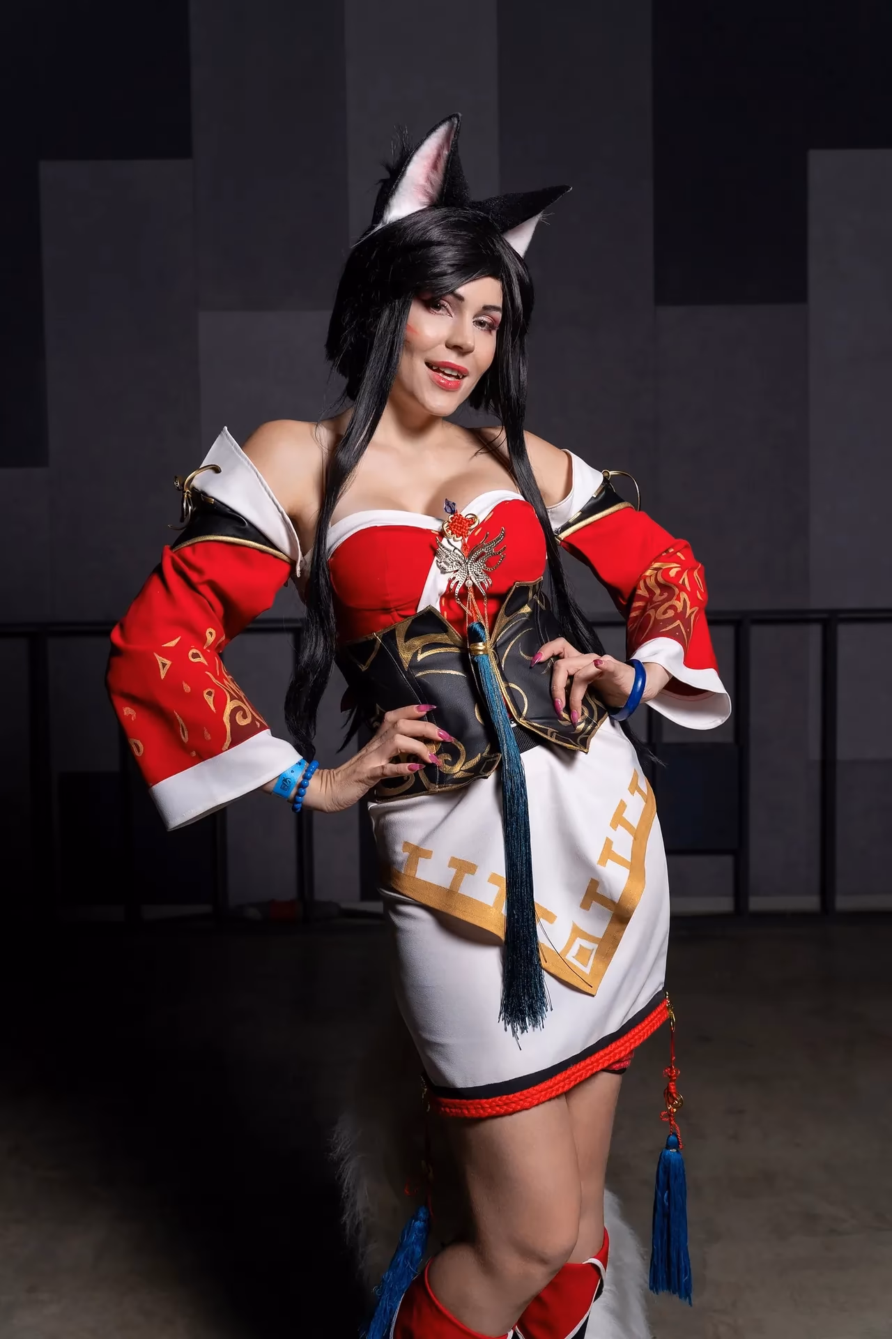Anya Ichios as Ahri — cosplay photo 9 of 13