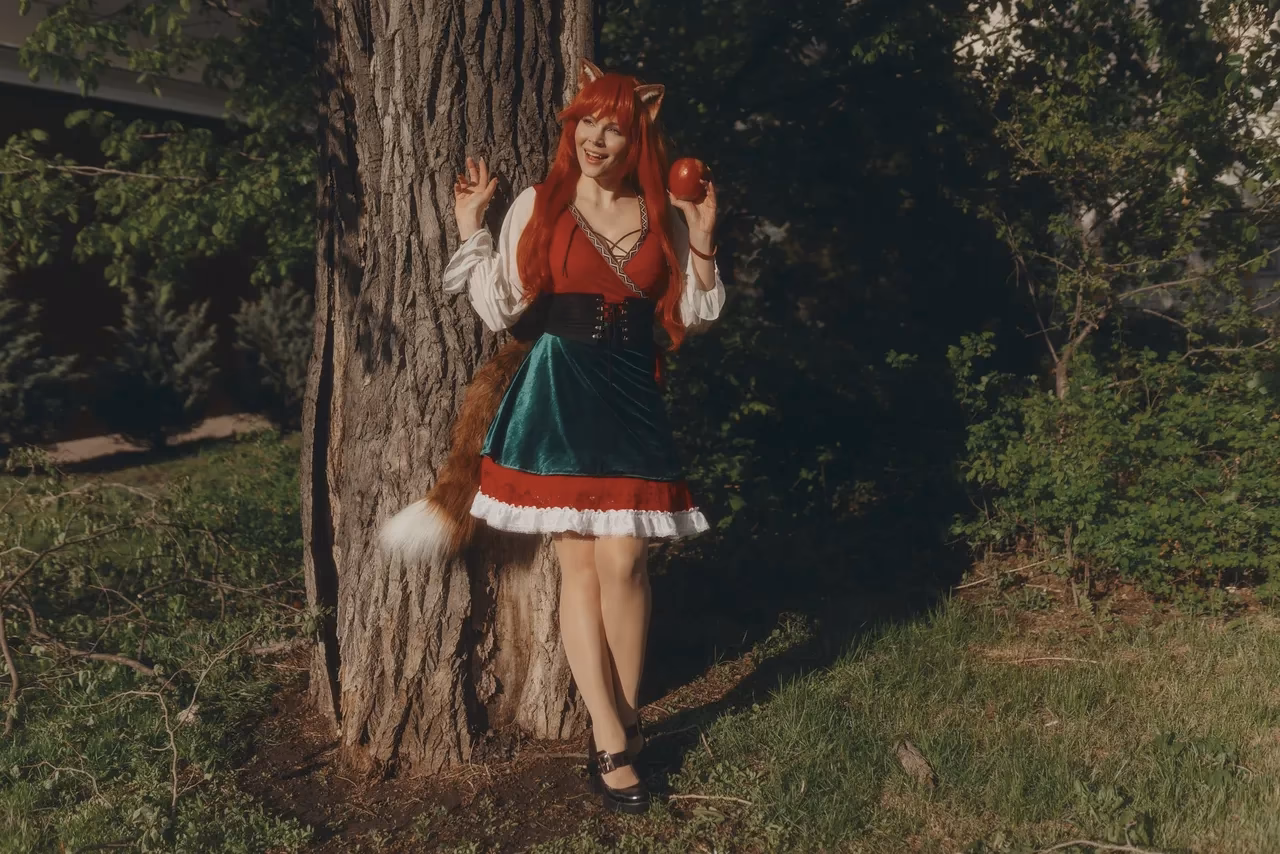 Anya Ichios as Holo — cosplay photo 20 of 42
