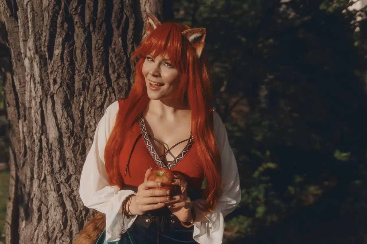 Anya Ichios as Holo — cosplay photo 21 of 42