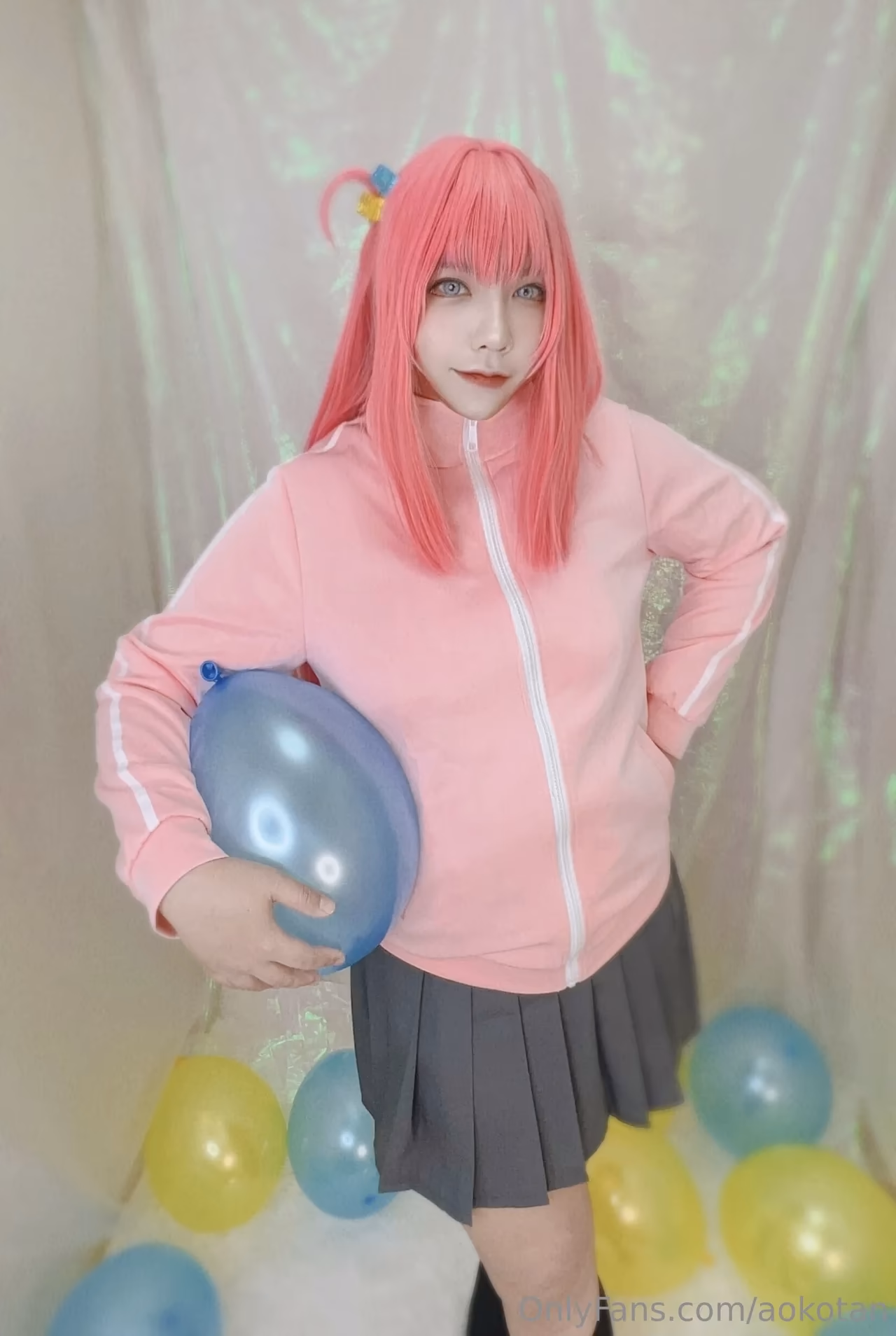 Aokotan as Hitori Gotoh — cosplay photo 2 of 75