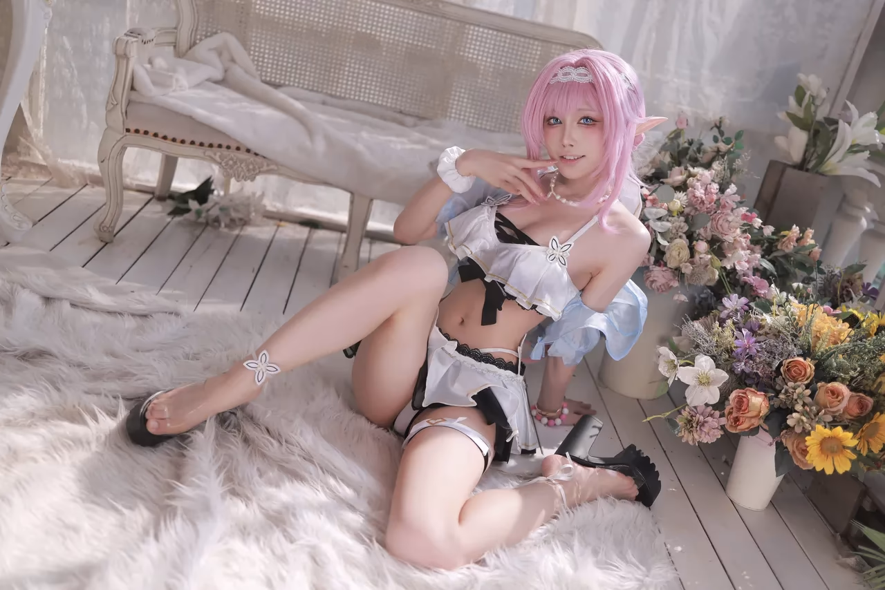 aqua_cosplay as Elysia — cosplay photo 3 of 52