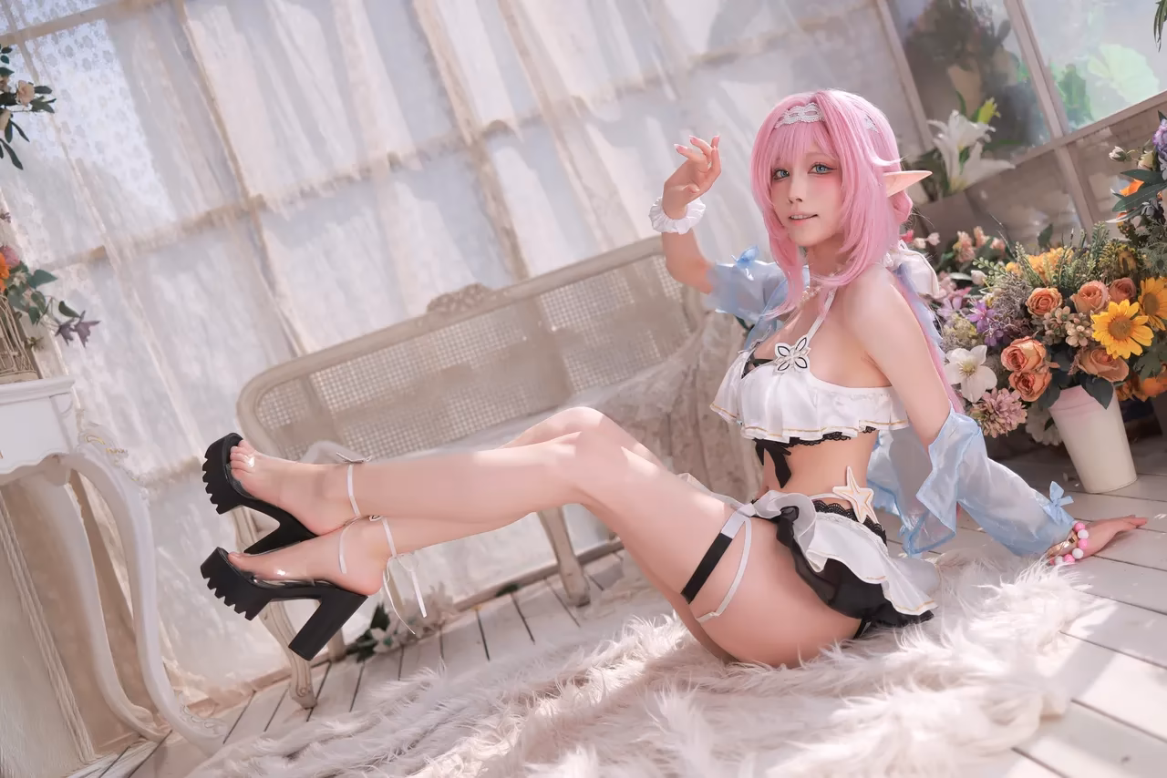 aqua_cosplay as Elysia — cosplay photo 4 of 52