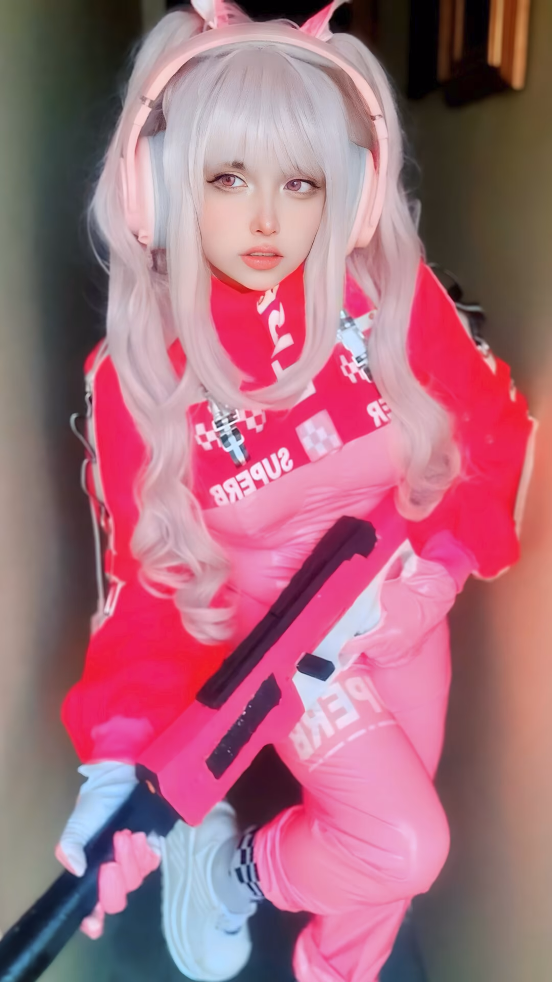 Arelly Trujillo as Alice — cosplay photo 2 of 21
