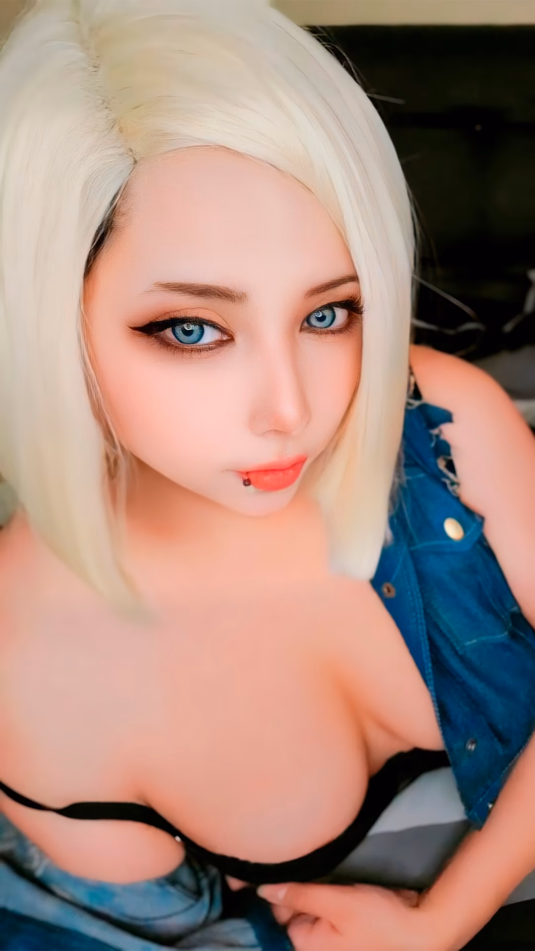 Arelly Trujillo as Android 18 — cosplay photo 12 of 12