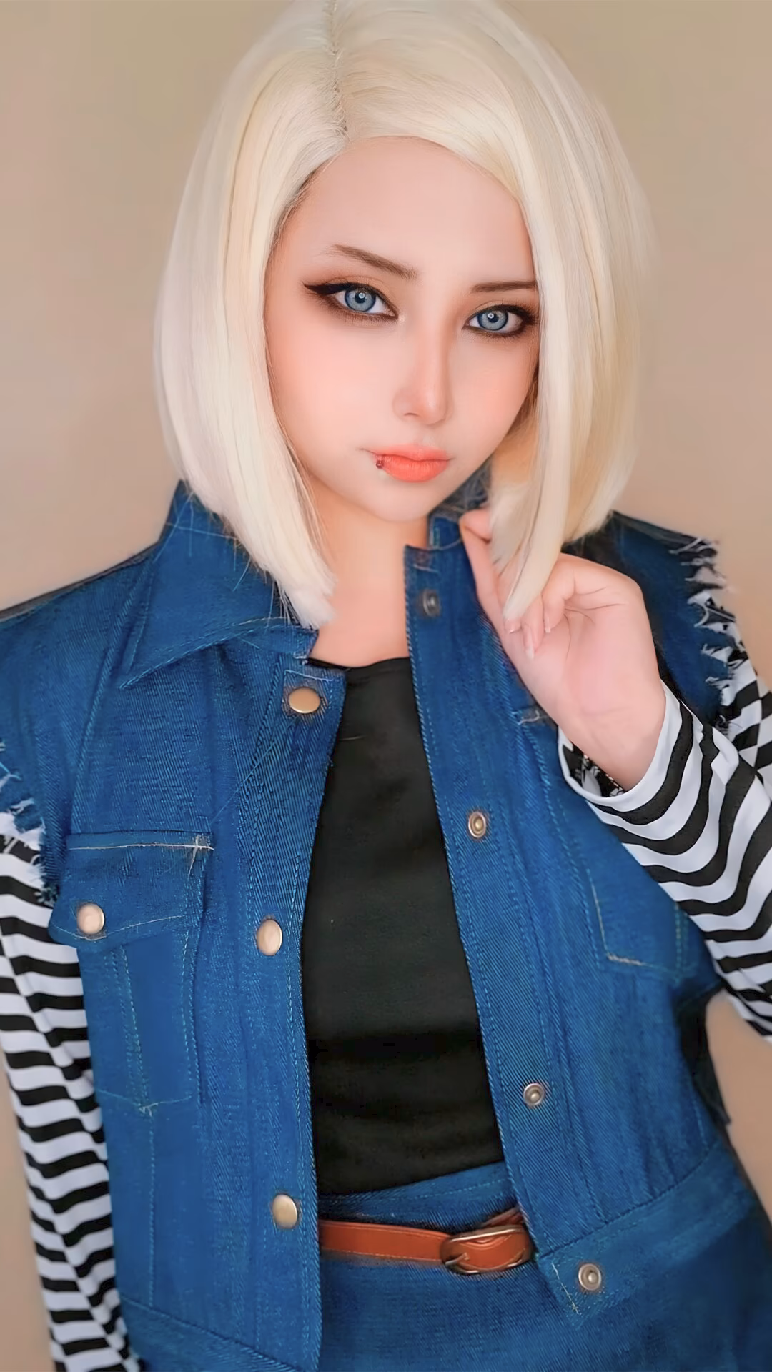 Arelly Trujillo as Android 18 — cosplay photo 8 of 12