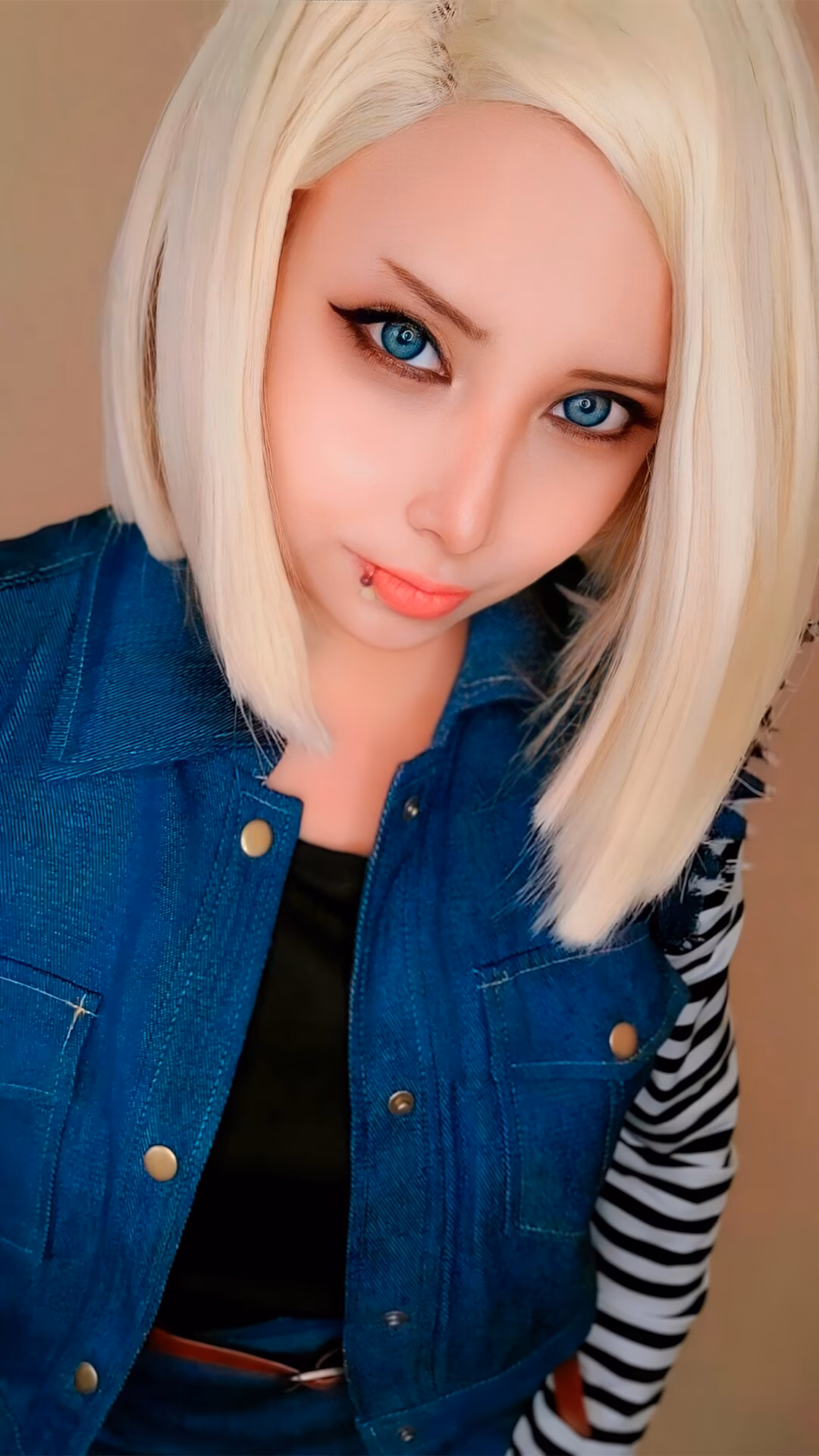 Arelly Trujillo as Android 18 — cosplay photo 9 of 12
