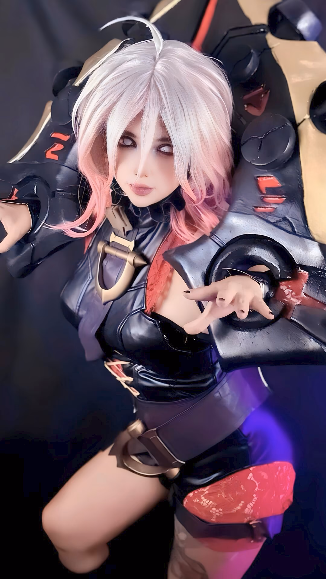 Arelly Trujillo as Briar — cosplay photo 6 of 14