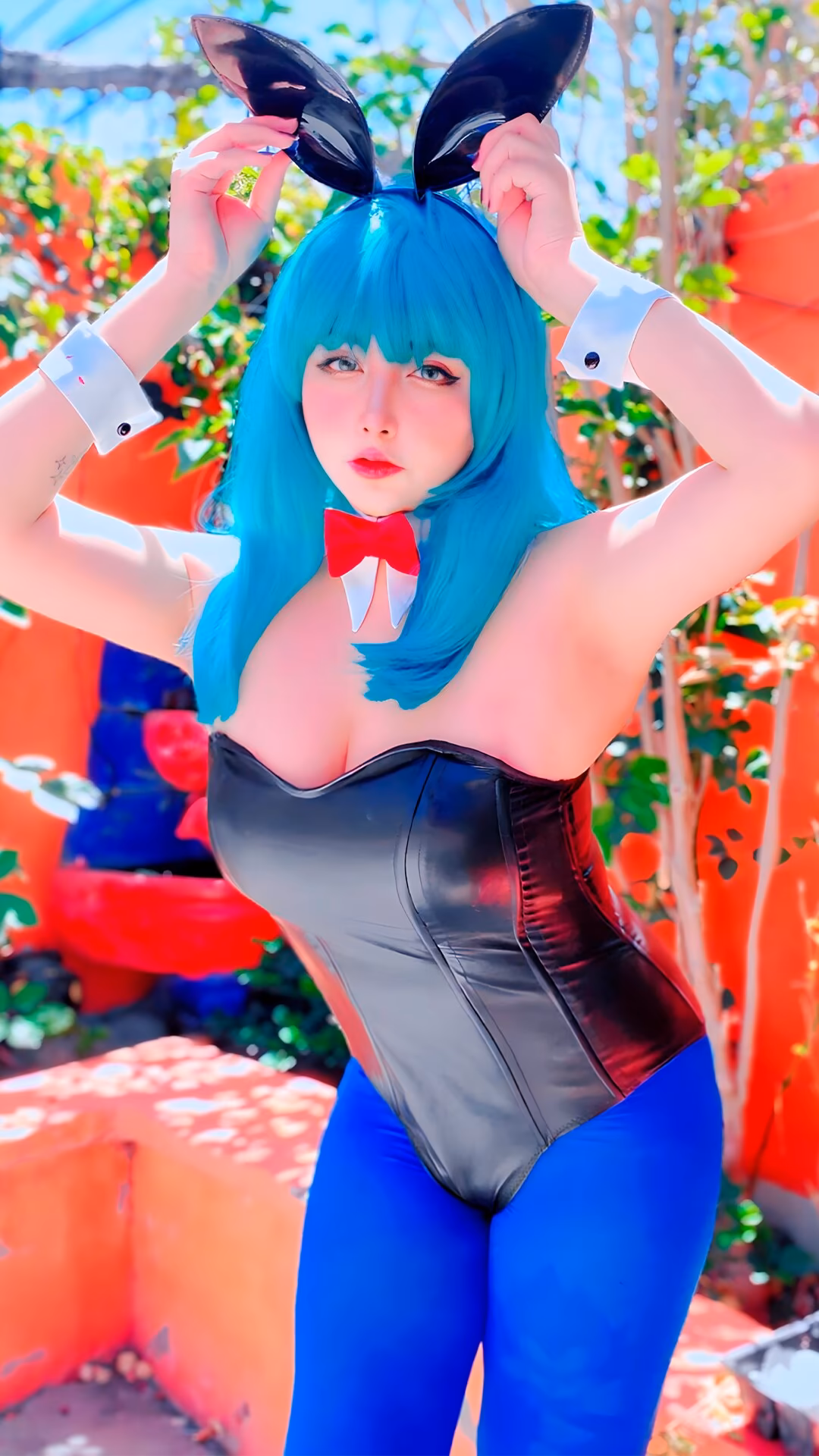 Arelly Trujillo as Bulma — cosplay photo 4 of 8